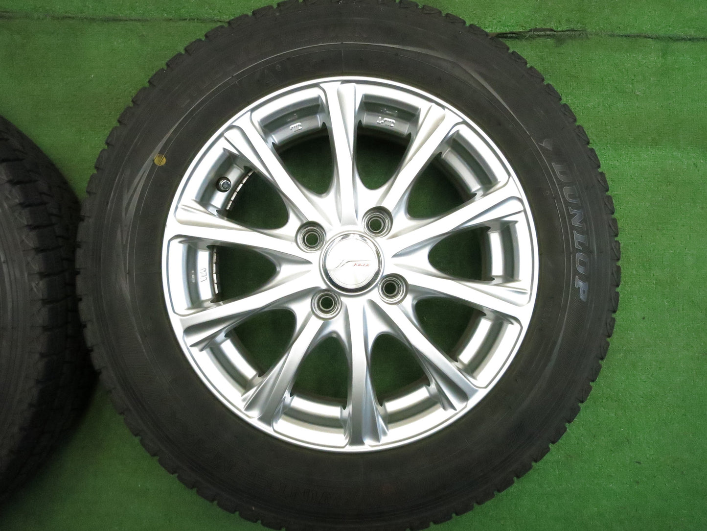 [送料無料]バリ溝！キレイ！9.5分★スタッドレス 155/80R14 88/86N ダンロップ ウインターマックス SV01 JOKER weds ジョーカー 14インチ PCD100/4H★2121902Hス