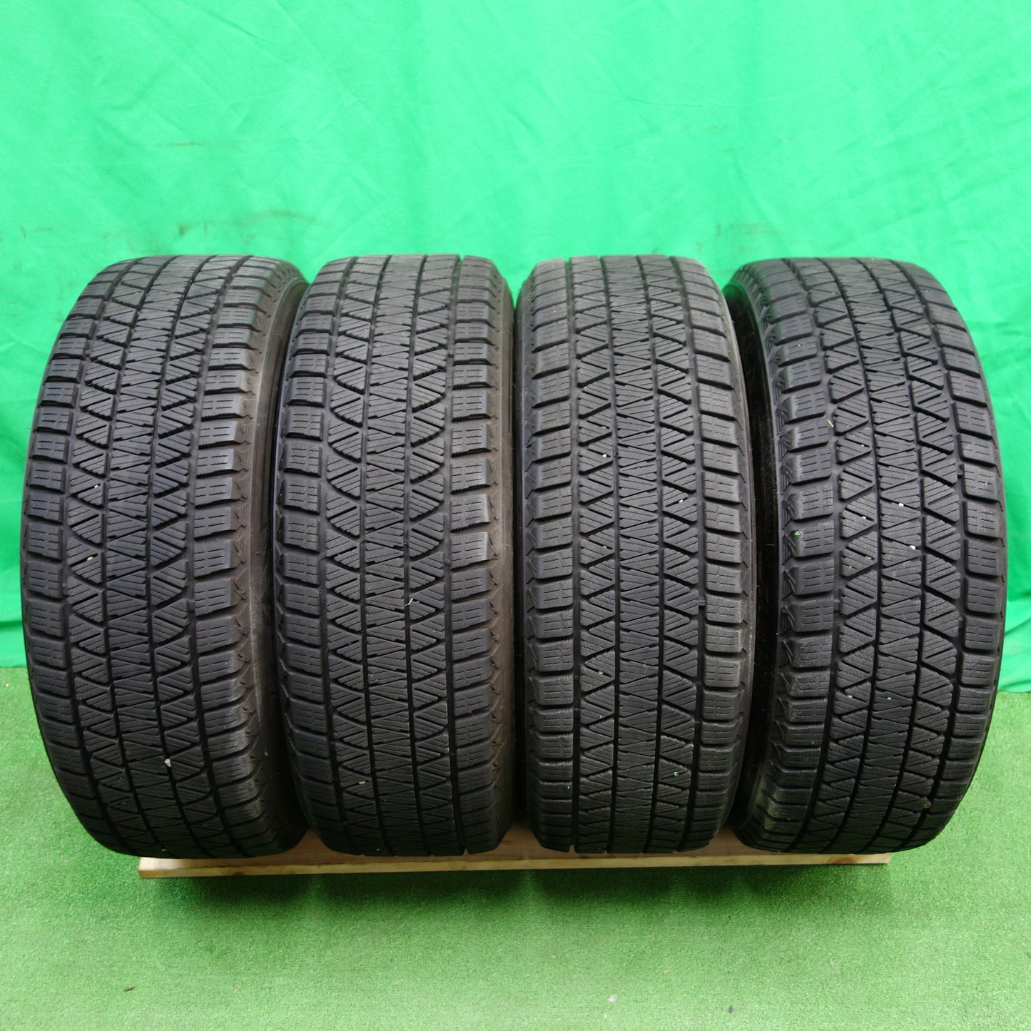 *送料無料*バリ溝！20年！キレイ！9分★レガシィ 等 225/60R17 スタッドレス ブリヂストン ブリザック DM-V3 ECO FORME エコフォルム 17インチ PCD100/5H★3100702TNス