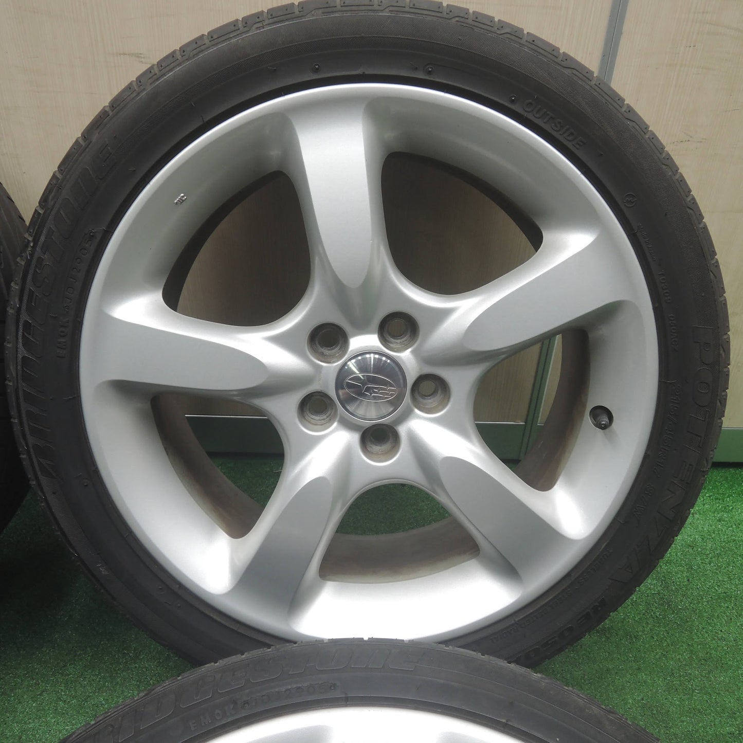 [送料無料]バリ溝！キレイ！9分★スバル レガシィ 純正 215/45R17 ブリヂストン ポテンザ RE050A 17インチ PCD100/5H★3110108SYノ