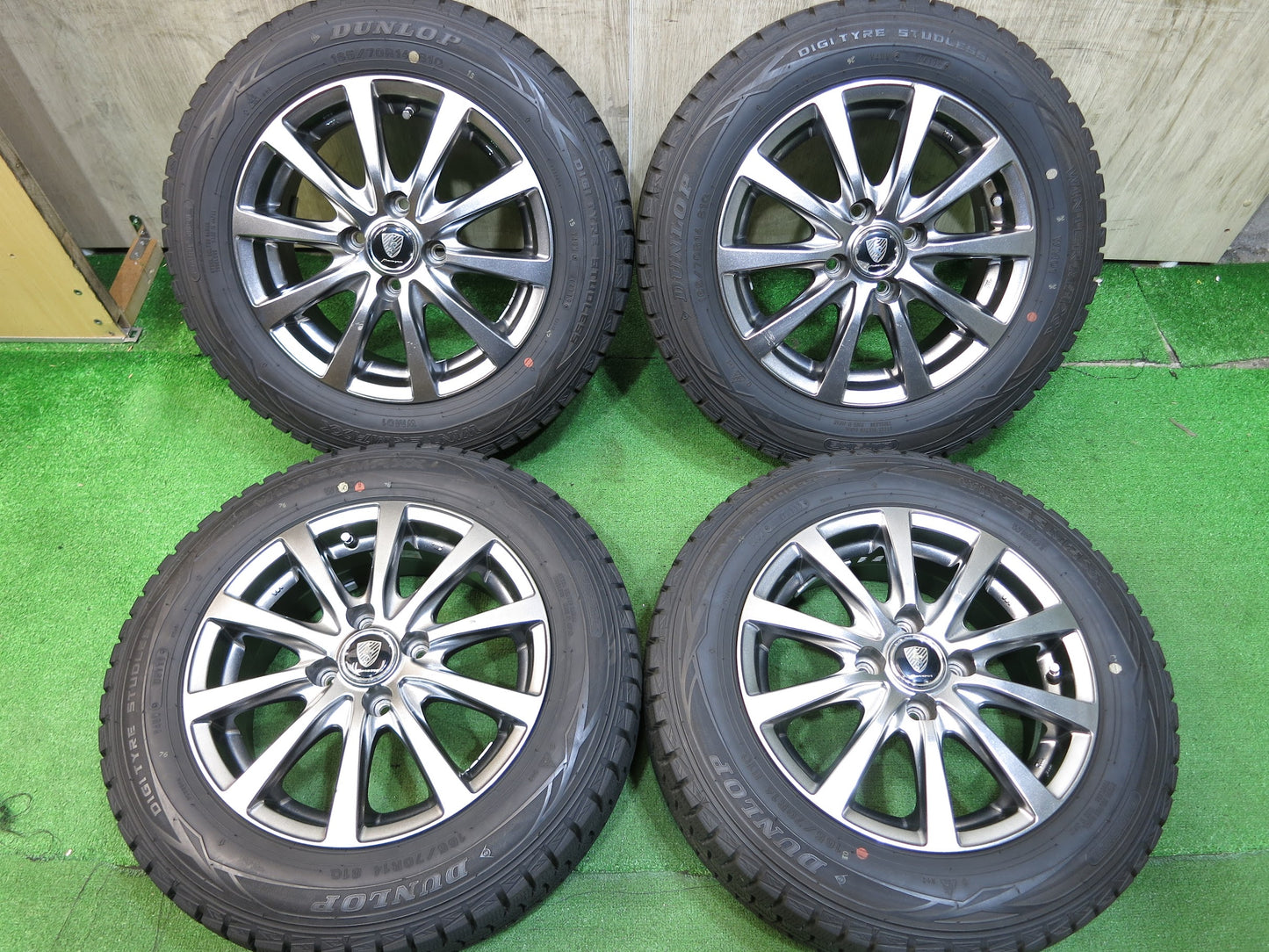 [送料無料]バリ溝！19年！9.5分以上★スタッドレス 165/70R14 ダンロップ ウインターマックス WM01 MANARAY SPORT マナレイスポーツ PCD100/4H★2101705Hス