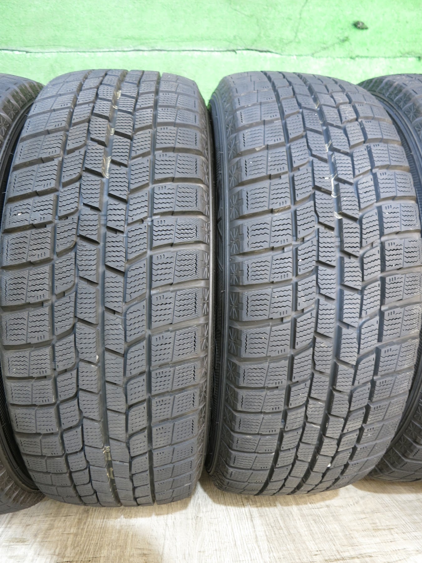 [送料無料]バリ溝！18年！キレイ！9.5分以上★ミニ 等 225/55R17 スタッドレス グッドイヤー アイスナビ6 社外 アルミ ホイール 17インチ PCD120/5H★2101802Hス