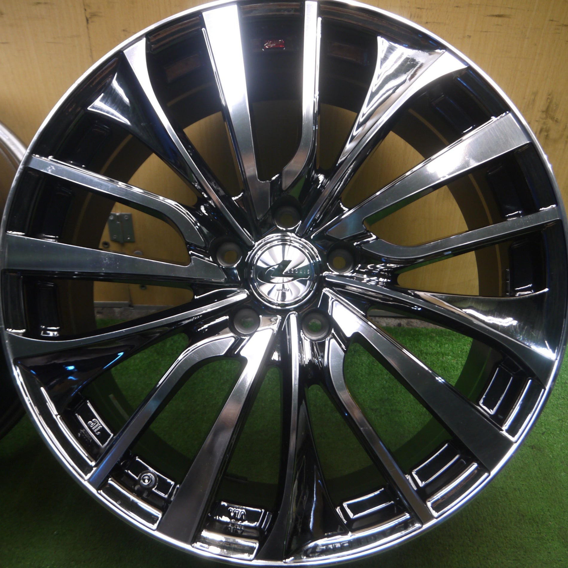 送料無料* キレイ☆LEONIS VT weds レオニス ホイール 19インチ 19×8J