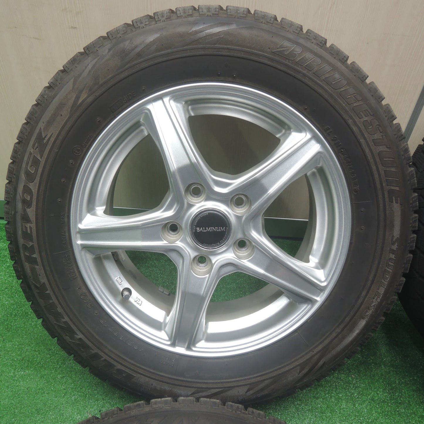 [送料無料]バリ溝！キレイ！9分★スタッドレス 195/65R15 ブリヂストン ブリザック REVO GZ BALMINUM バルミナ 15インチ PCD114.3/5H★3082109SYス