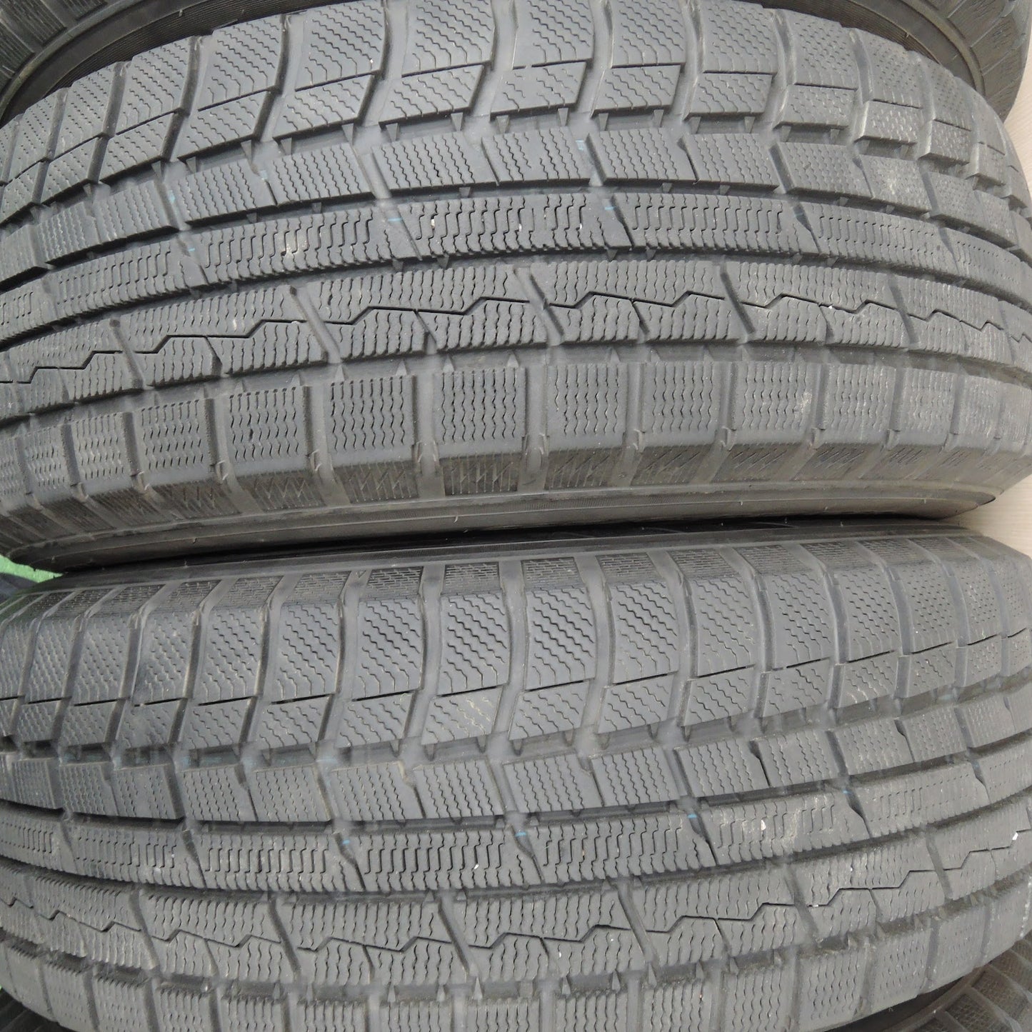 [送料無料]バリ溝！キレイ！9.5分★スタッドレス 225/65R17 トーヨー ウインター トランパス TX WAREN HOT STUFF ヴァーレン 17インチ PCD114.3/5H★3111706TNス