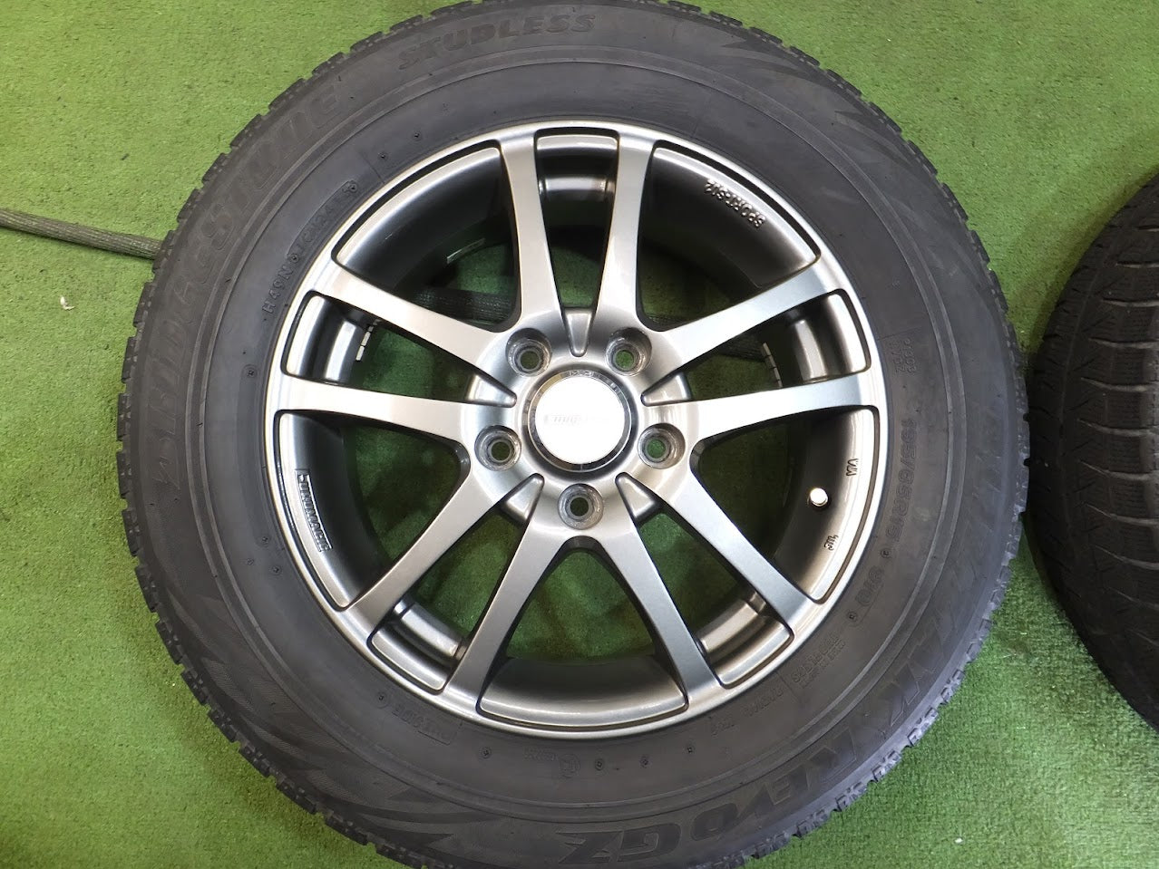 [送料無料]キレイ★スタッドレス 195/65R15 ブリヂストン ブリザック REVO GZ EUROMAGIC ユーロマジック 15インチ PCD114.3/5H★