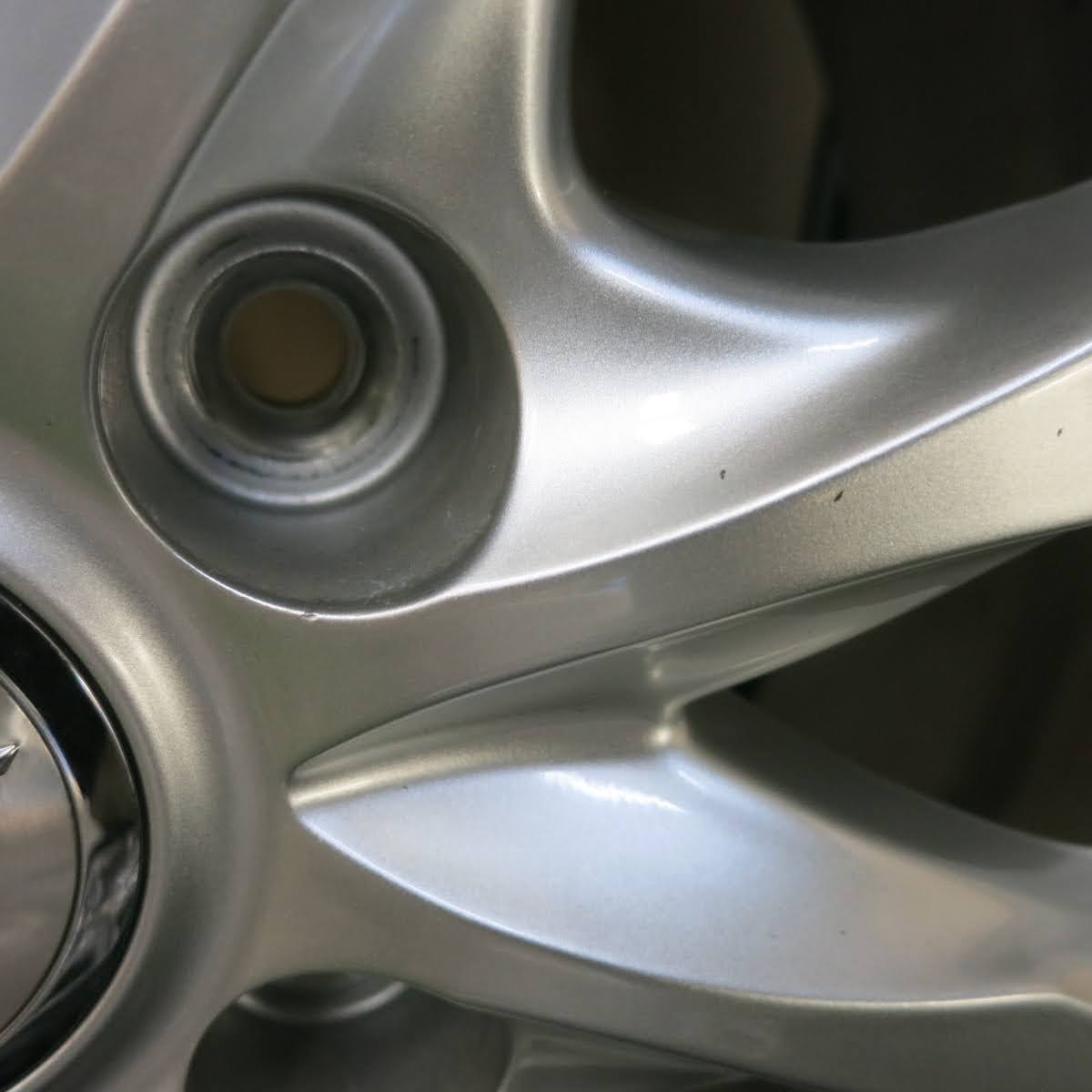 [送料無料]バリ溝！21年！キレイ！ほぼ10分★スタッドレス 215/60R17 ピレリ アイスアシンメトリコ プラス ILLUGA weds 17インチ PCD114.3/5H★3060307ヒス