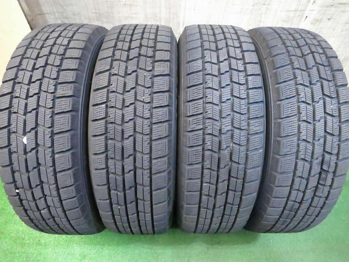 [送料無料]超バリ溝！21年！ほぼ10分★スタッドレス 175/65R15 グッドイヤー アイスナビ7 VELVA weds ヴェルヴァ 15インチ PCD100/4H★3011806Hス