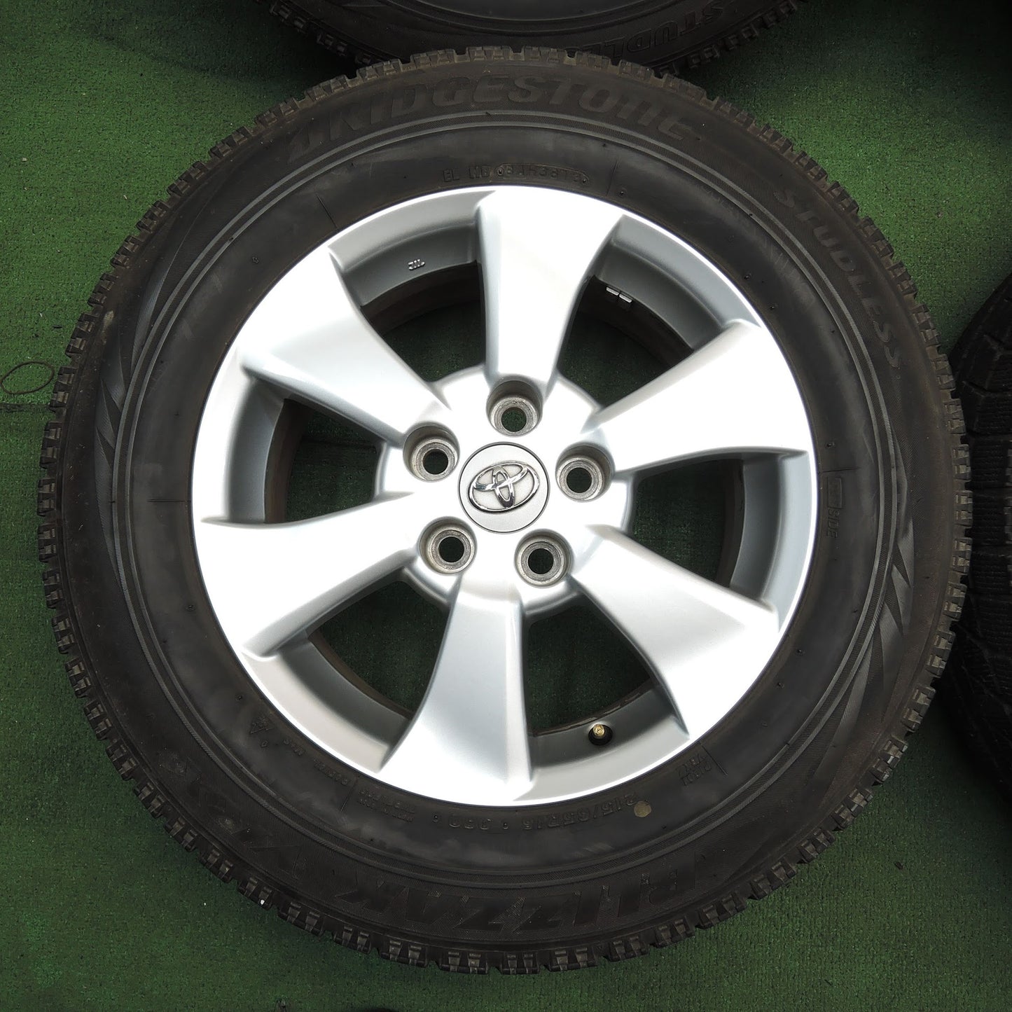 [送料無料]キレイ★トヨタ 20系 アルファード ヴェルファイア 純正 215/65R16 スタッドレス ブリヂストン ブリザック VRX 16インチ PCD114.3/5H★3091903クス