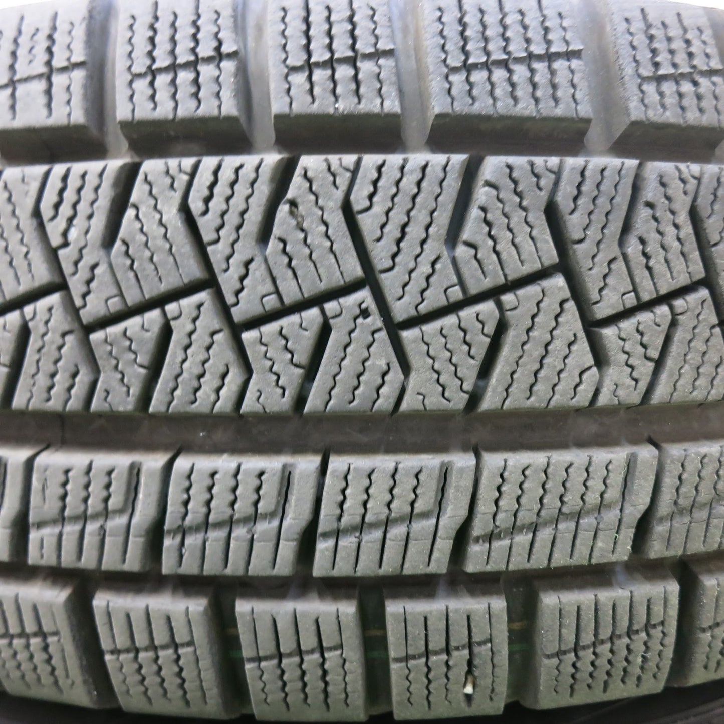 [送料無料]バリ溝！キレイ！9分★スタッドレス 175/65R15 ピレリ アイスアシンメトリコ SPORT RUOTA 15インチ PCD100/4H★3033001ヒス