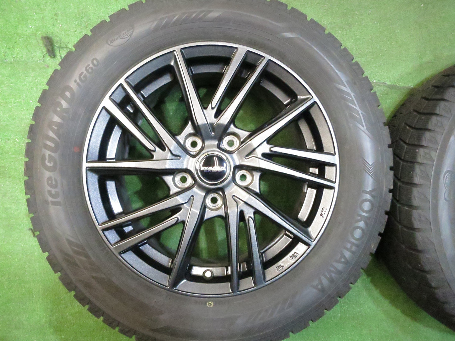 [送料無料]バリ溝！21年！キレイ！9.5分★スタッドレス 215/60R16 ヨコハマ アイスガード iG60 WAREN HOT STUFF ヴァーレン 16インチ PCD114.3/5H★3021511Hス