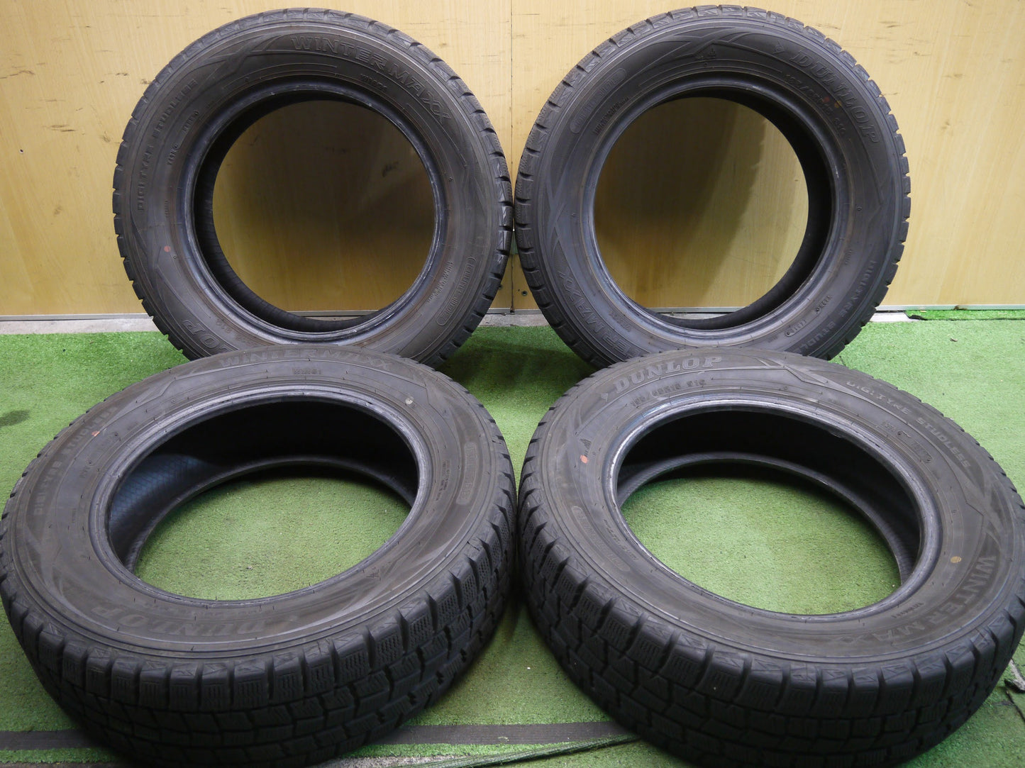 [送料無料]4本価格！18年★スタッドレス 195/65R15 ダンロップ ウインターマックス WM01 タイヤ 15インチ プリウス ノア ヴォクシー 等★2070208ヤスタ