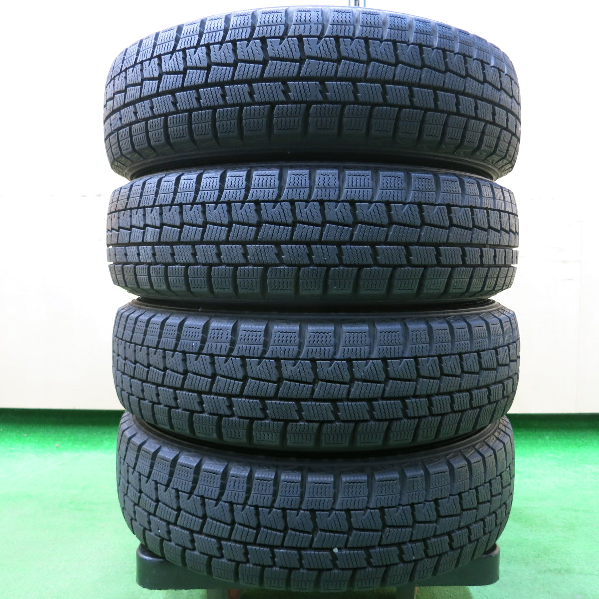 *送料無料*超バリ溝！キレイ！9.5分以上★スタッドレス 155/65R14 ダンロップ ウインターマックス WM01 TEAD テッド 14インチ PCD100/4H★4011705イス