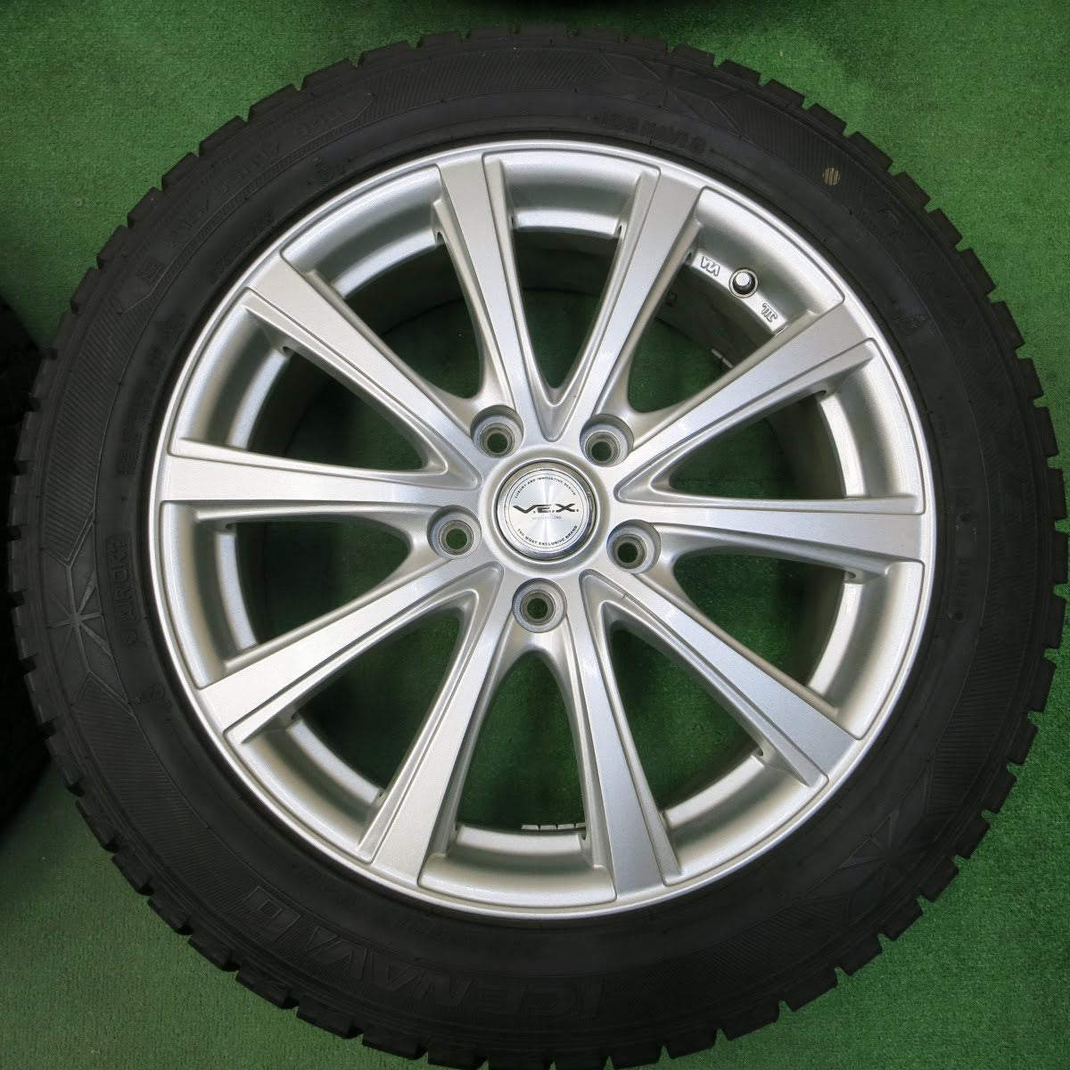 [送料無料]バリ溝！20年！キレイ！9.5分★スタッドレス 215/55R17 グッドイヤー アイスナビ6 V.E.X. VEX 社外 アルミ 17インチ PCD114.3/5H★3090907イス
