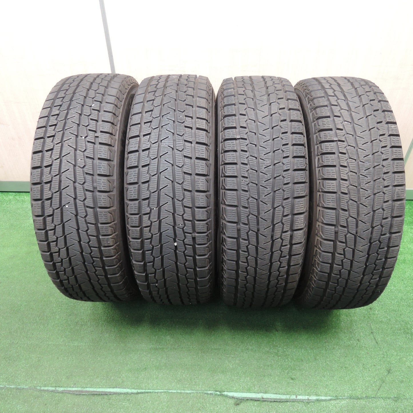 *送料無料*バリ溝！20年！キレイ！9.5分★レクサス RX 等 235/65R18 スタッドレス ヨコハマ アイスガード G075 Lehrmeister レアマイスター PCD114.3/5H★3112408TNス