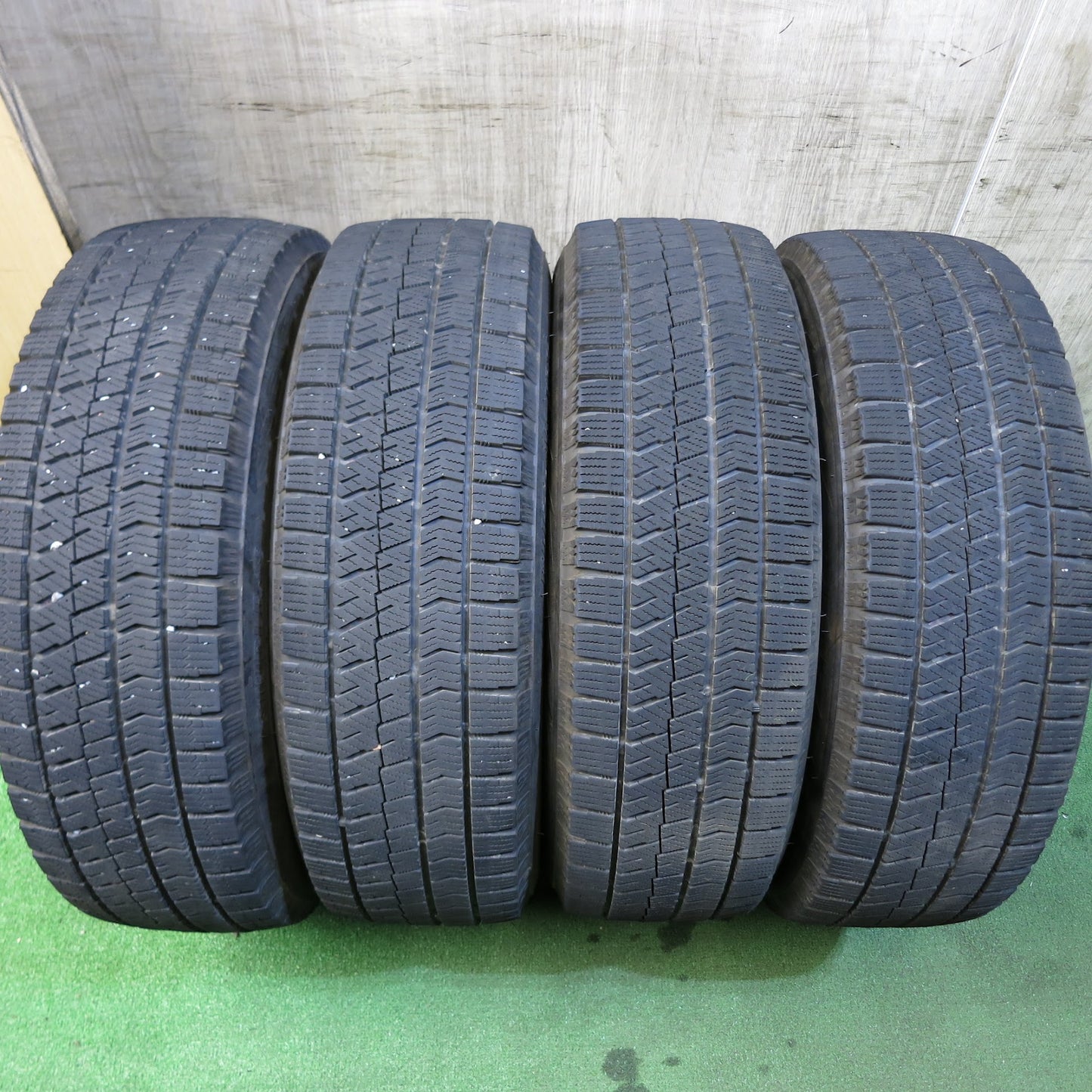 [送料無料]バリ溝！21年！キレイ！8.5分★スタッドレス 185/65R15 ブリヂストン ブリザック VRX2 BALMINUM バルミナ 15インチ PCD100/4H★3052310Hス