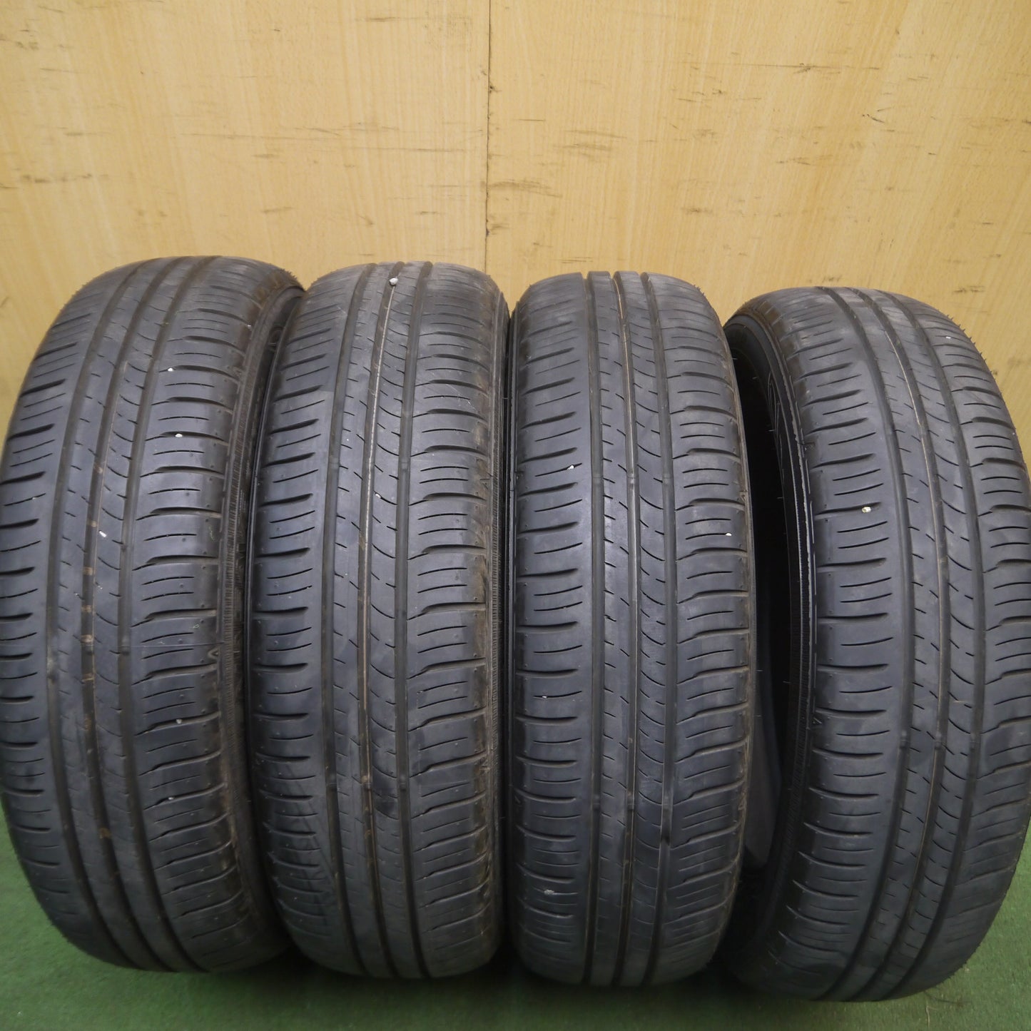 *送料無料*バリ溝！23年！ほぼ10分★165/60R15 ダンロップ エナセーブ EC300+ タイヤ 15インチ ハスラー ワゴンR ソリオ キャスト等★3121909Hノタ