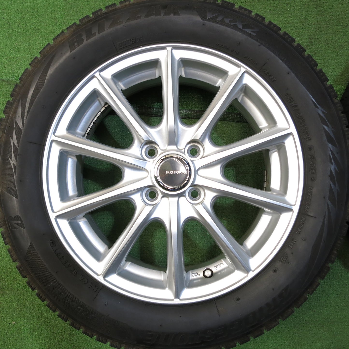 [送料無料]キレイ★スタッドレス 185/60R15 ブリヂストン ブリザック VRX2 ECO FORME エコフォルム 15インチ PCD100/4H★3042808Hス
