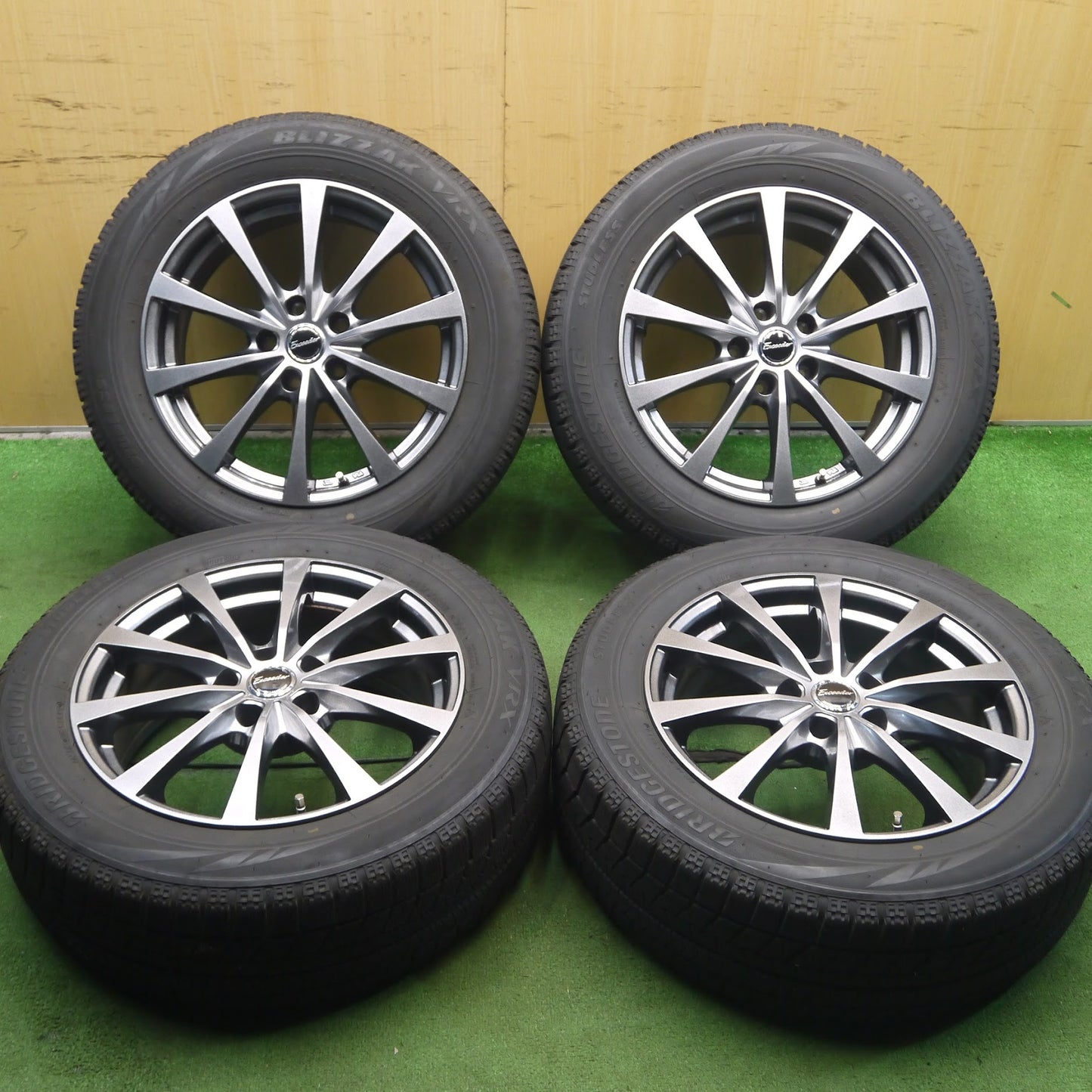 [送料無料]キレイ！19年★スタッドレス 215/60R17 ブリヂストン ブリヂストン VRX Exceeder HOT STUFF エクシーダー 17インチ PCD114.3/5H★3071703クス