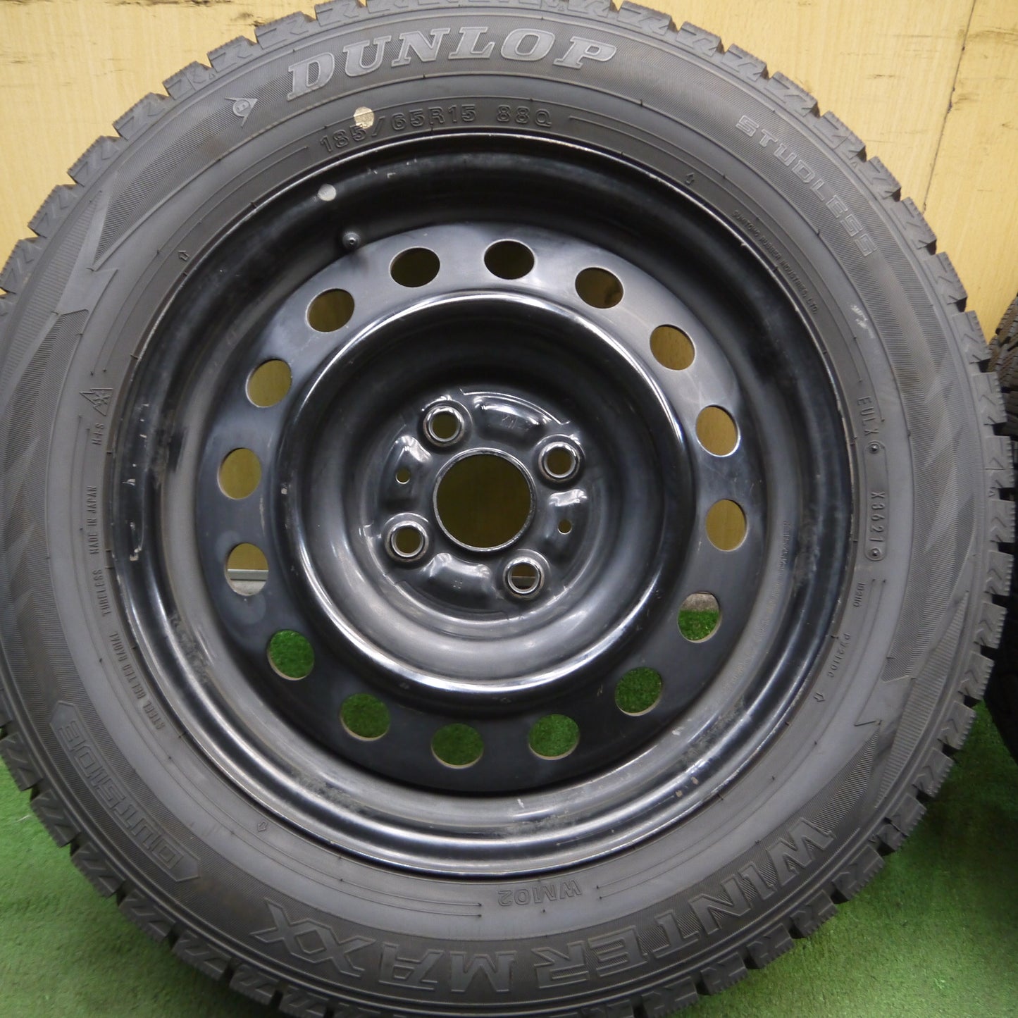 *送料無料*バリ溝！21年！9.5分★トヨタ イスト 純正 スチール 185/65R15 スタッドレス ダンロップ ウインターマックス WM02 PCD100/4H★3102514Hス