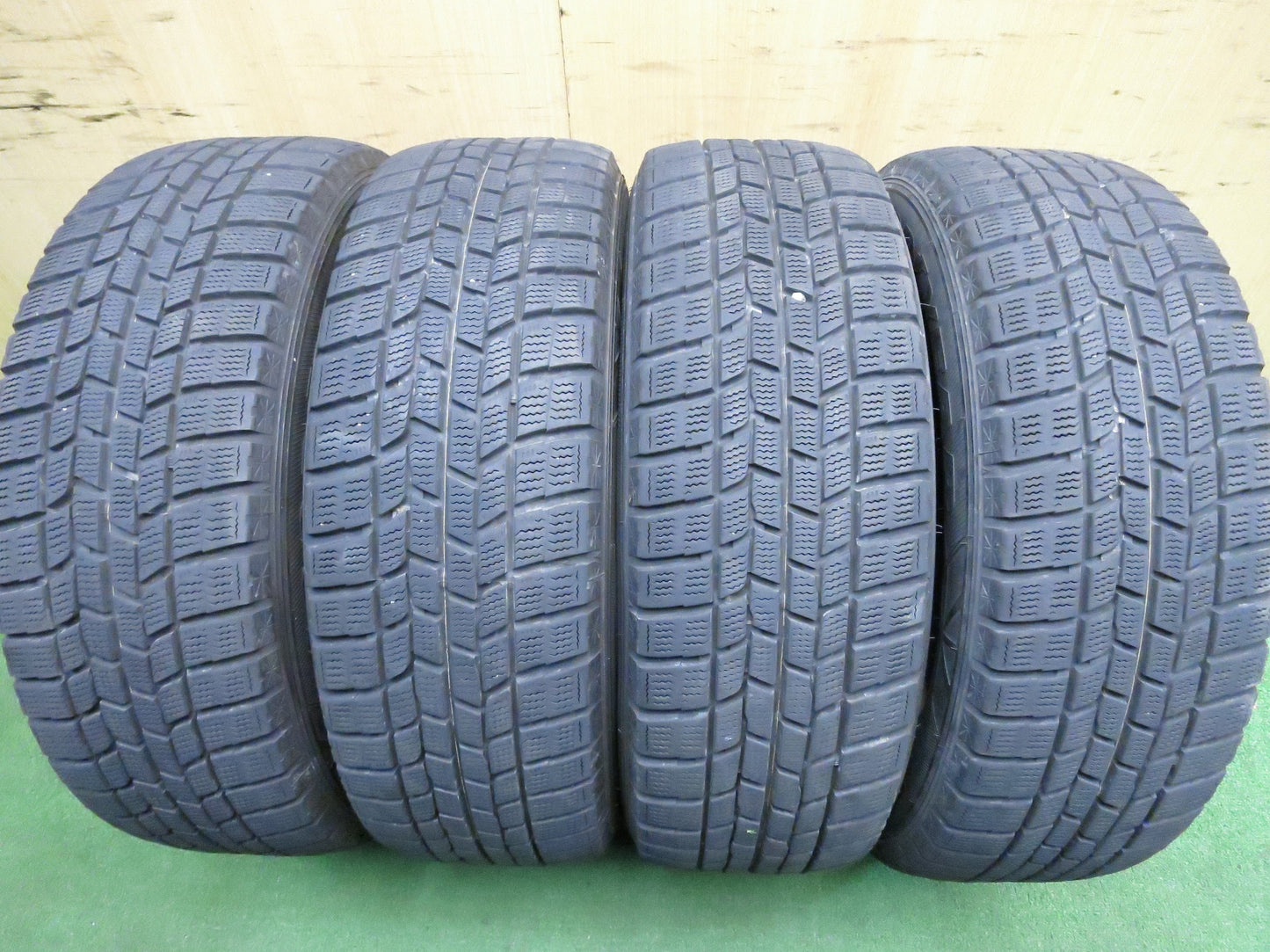 [送料無料]4本価格！19年★スタッドレス 195/65R15 グッドイヤー アイスナビ6 タイヤ 15インチ ノア ヴォクシー プリウス 等★3010601Hスタ