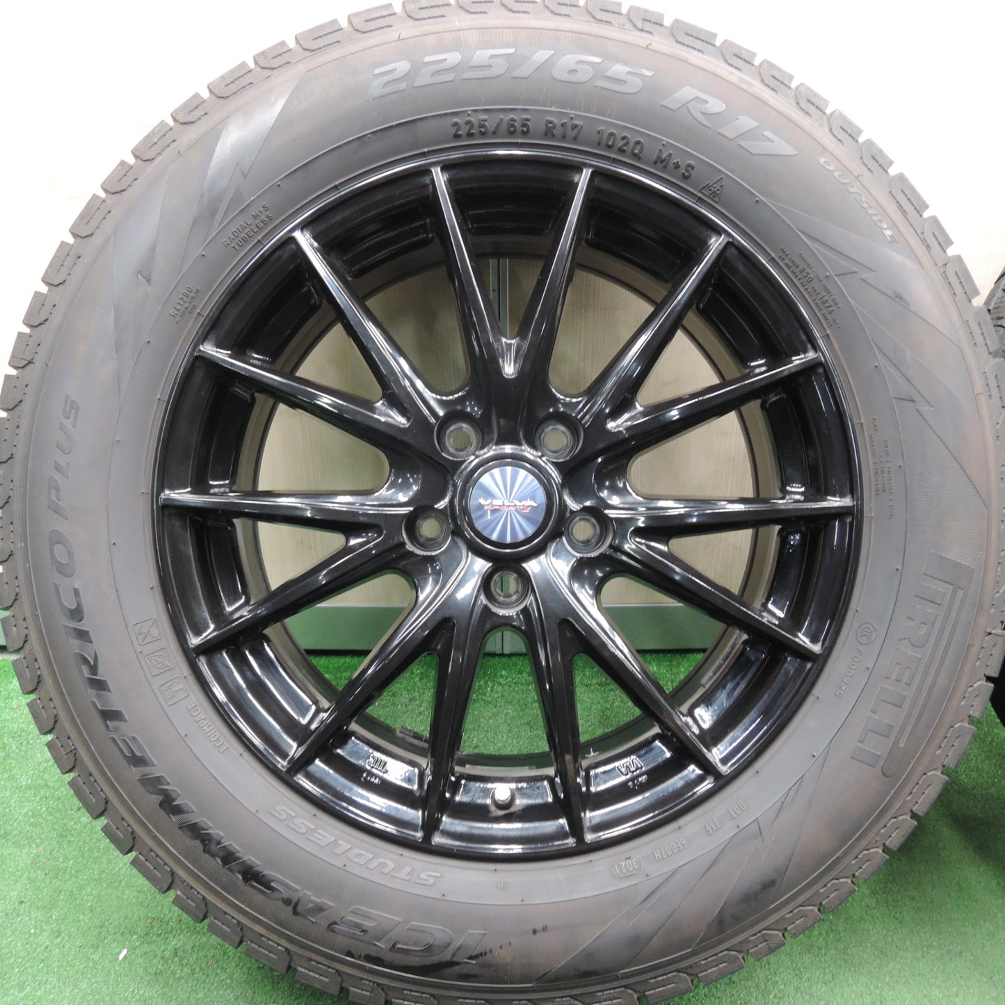 *送料無料* バリ溝！21年！綺麗！9.5分以上★スタッドレス 225/65R17 ピレリ アイスアシンメトリコ プラス VELVA SPORTZ ヴェルヴァ PCD114.3/5H★4030205HAス