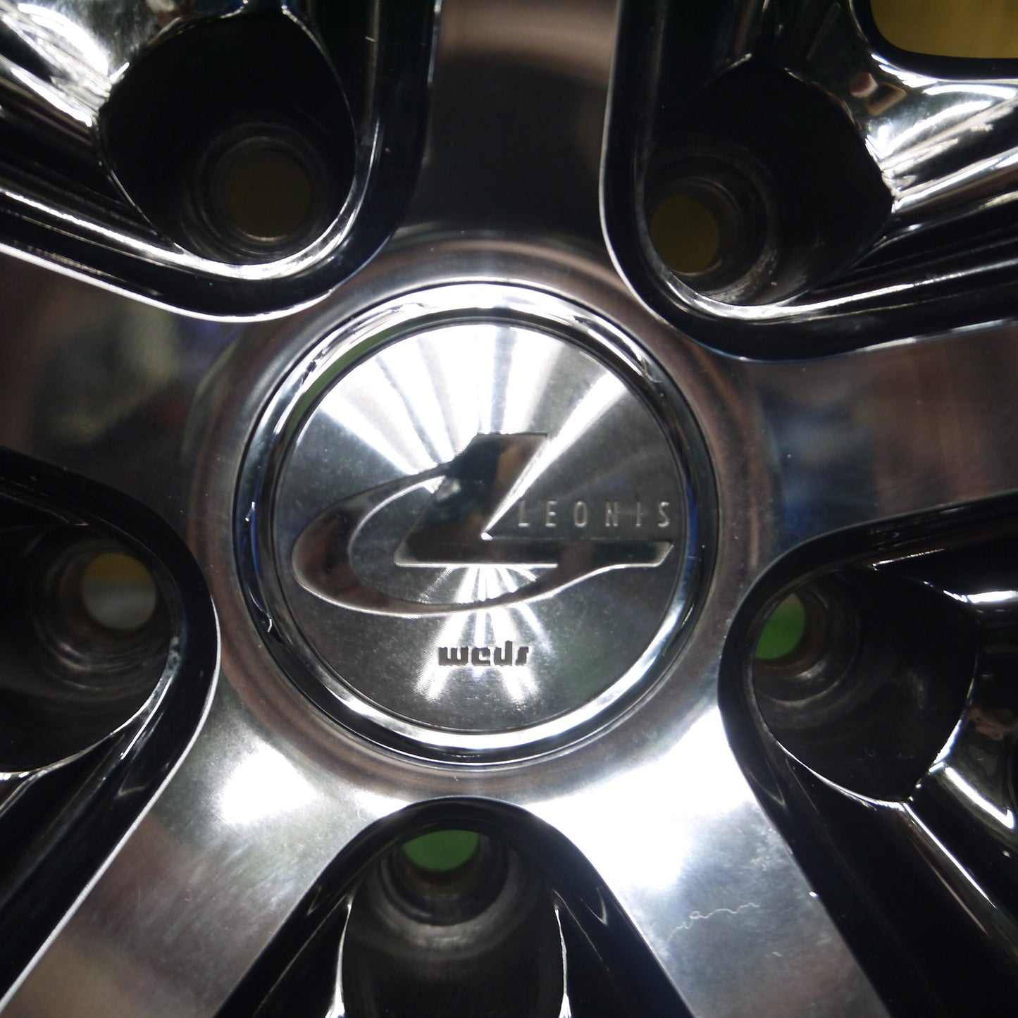 *送料無料*キレイ★LEONIS UC スタッドレス 235/50R18 ブリヂストン ブリザック VRX レオニス 18インチ PCD114.3/5H★3122010Hス