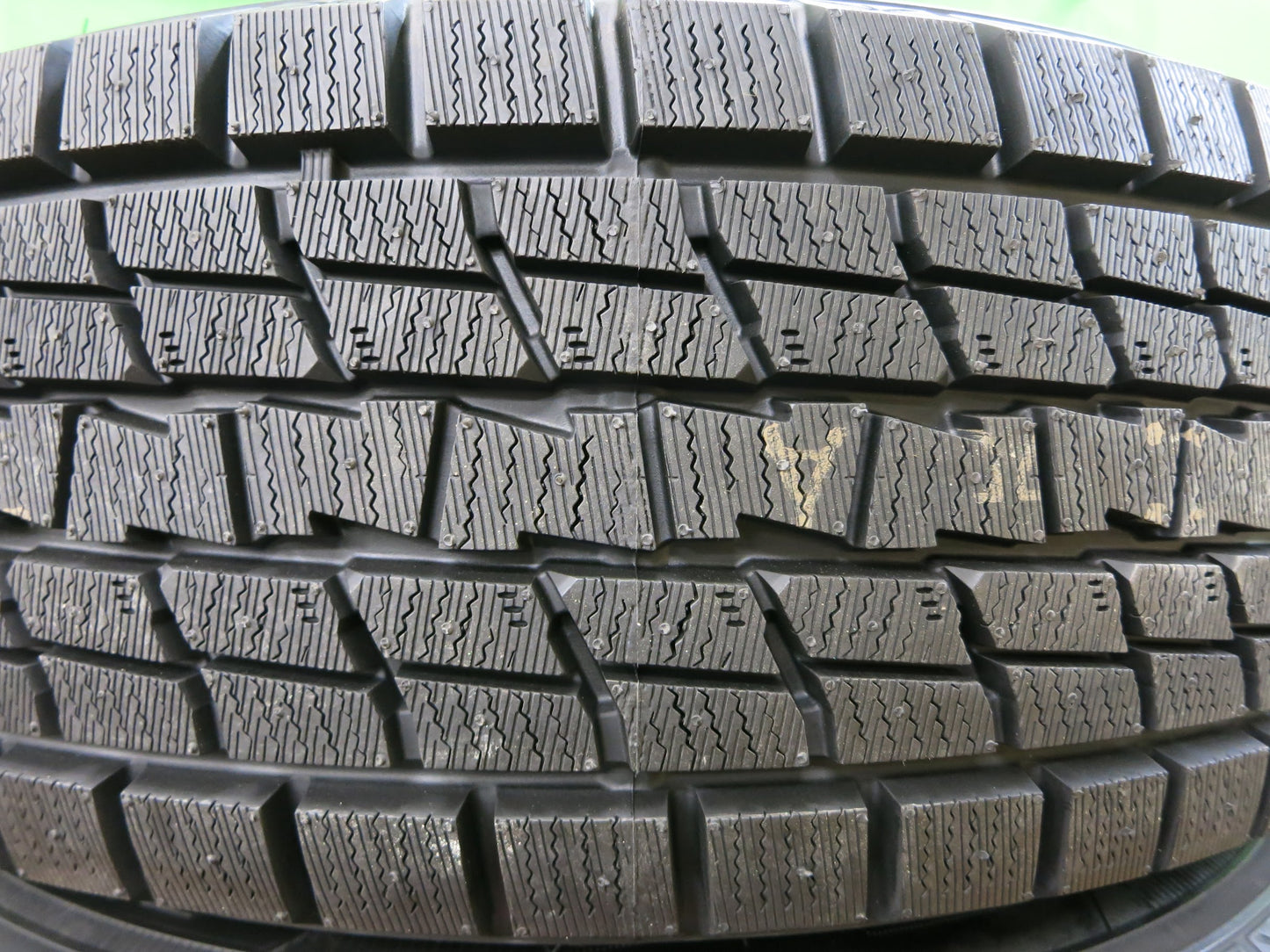 [送料無料]未使用！19年製★スタッドレス 225/65R17 グッドイヤー アイスナビ SUV PIAA Eleganza S-01 エレガンツァ 17インチ PCD114.3/5H★2012404ヒス