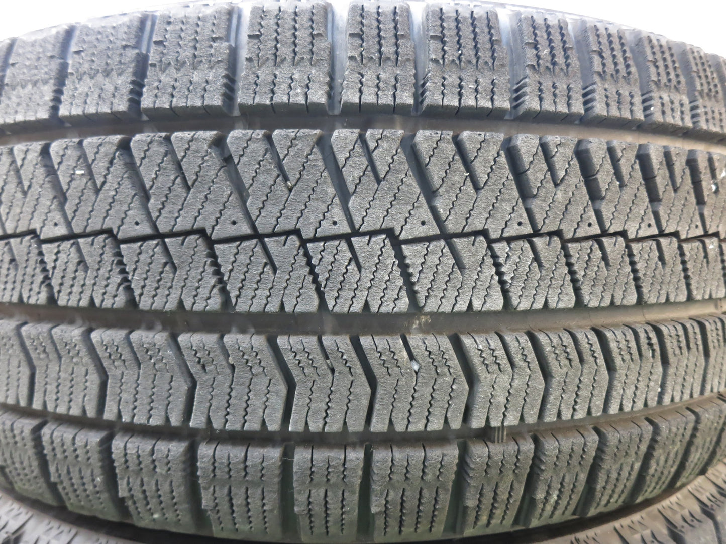 [送料無料]バリ溝！20年！9.5分★スタッドレス 225/45R17 ブリヂストン ブリザック VRX2 ECO FORME エコフォルム 17インチ PCD114.3/5H★3022206ヒス