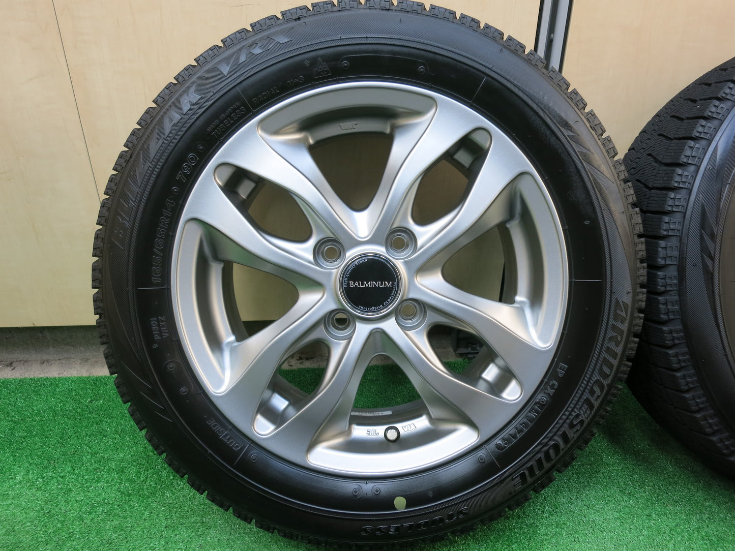 [送料無料]キレイ！19年★スタッドレス 165/65R14 ブリヂストン ブリザック VRX BALMINUM バルミナ 14インチ PCD100/4H★2121908ヒス