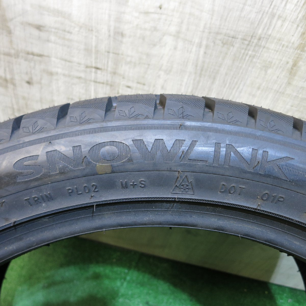 [送料無料]未使用！20年★スタッドレス 275/40R20 トライアングル SNOWLINK タイヤ 20インチ レクサス BMW 等★3062114Hスタ
