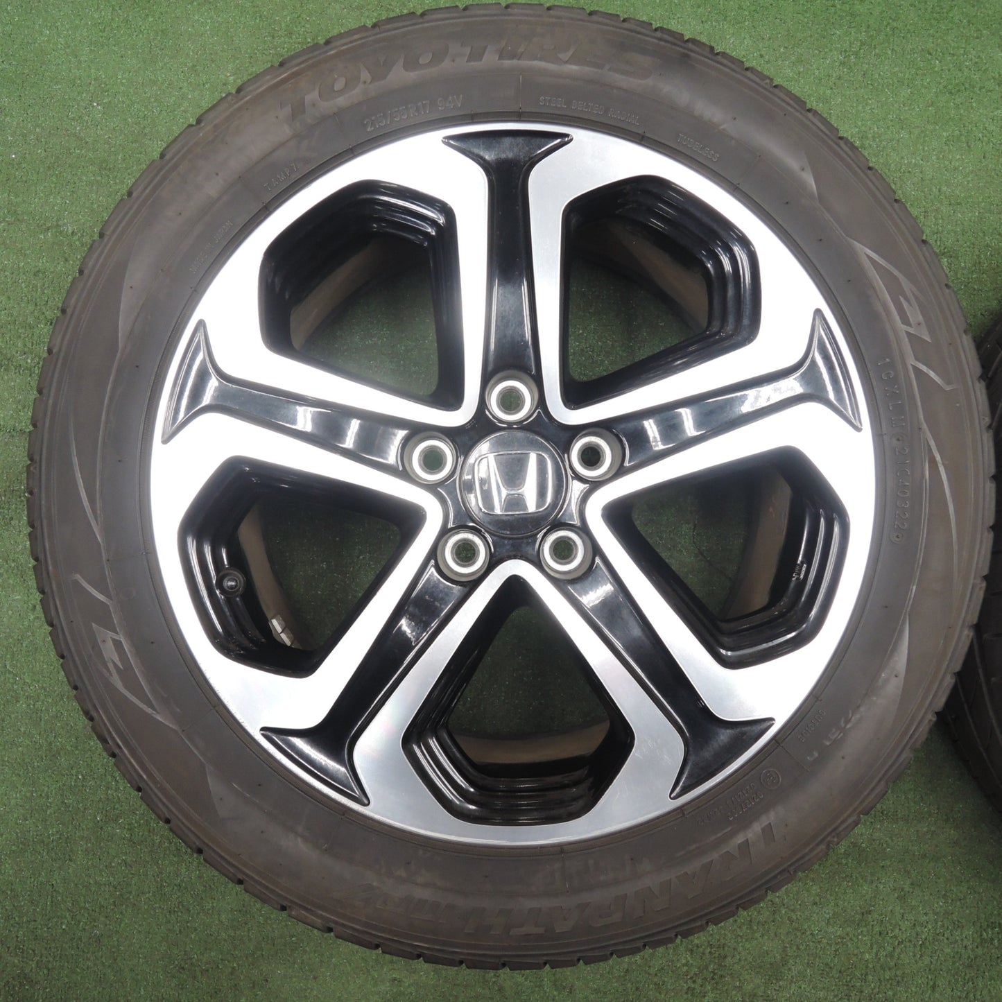 *送料無料* バリ溝！22年！キレイ！9.5分★ホンダ ヴェゼル 純正 215/55R17 トーヨー トランパス MPZ 17インチ PCD114.3/5H★4022909NJノ