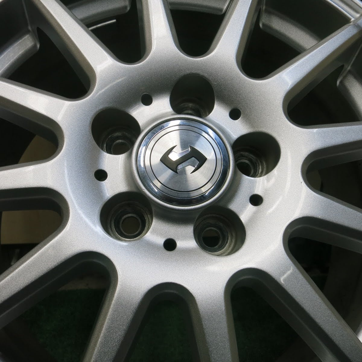 [送料無料]バリ溝！キレイ！9.5分以上★プリウス 等 195/65R15 スタッドレス グッドイヤー アイスナビ6 社外 アルミ ホイール 15インチ PCD100/5H★3062405イス