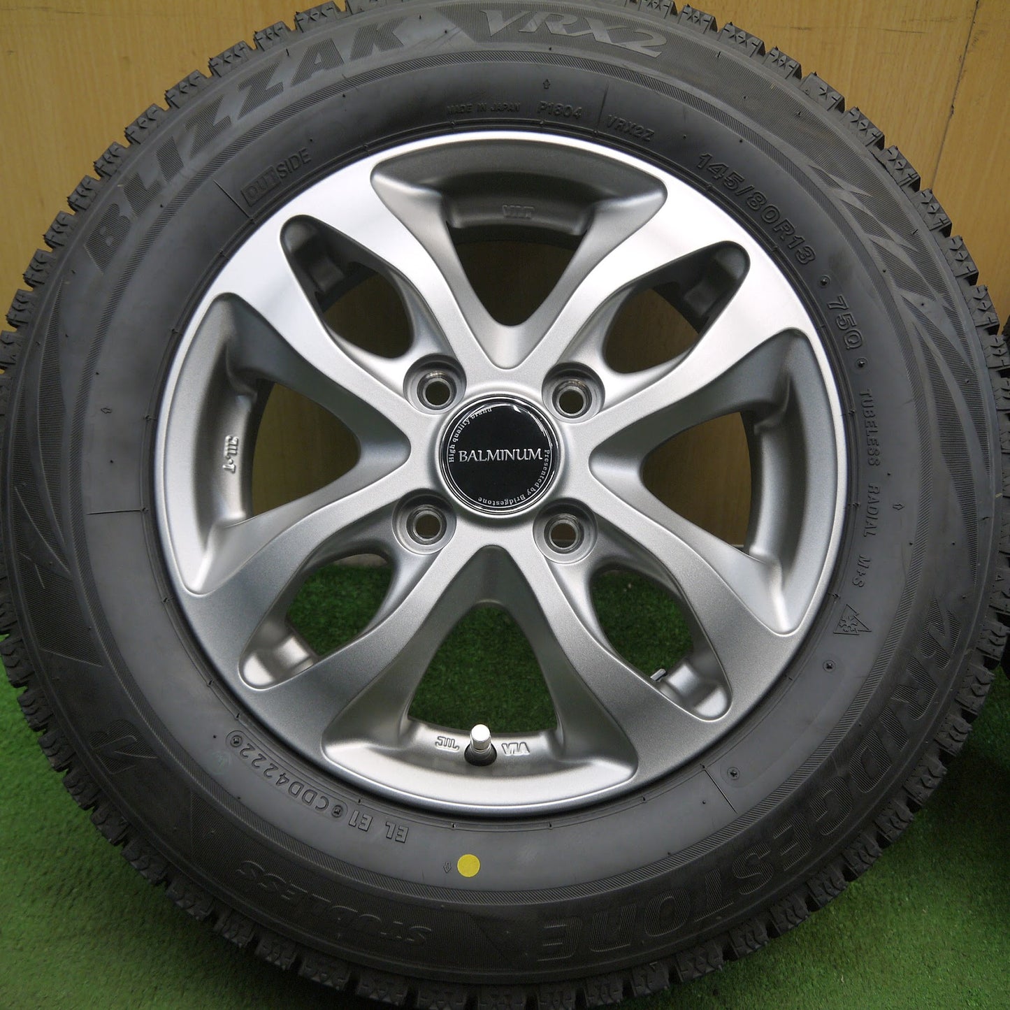[送料無料]バリ溝！22年！キレイ！ほぼ10分★スタッドレス 145/80R13 ブリヂストン ブリザック VRX2 BALMINUM バルミナ 13インチ PCD100/4H★3062801Hス