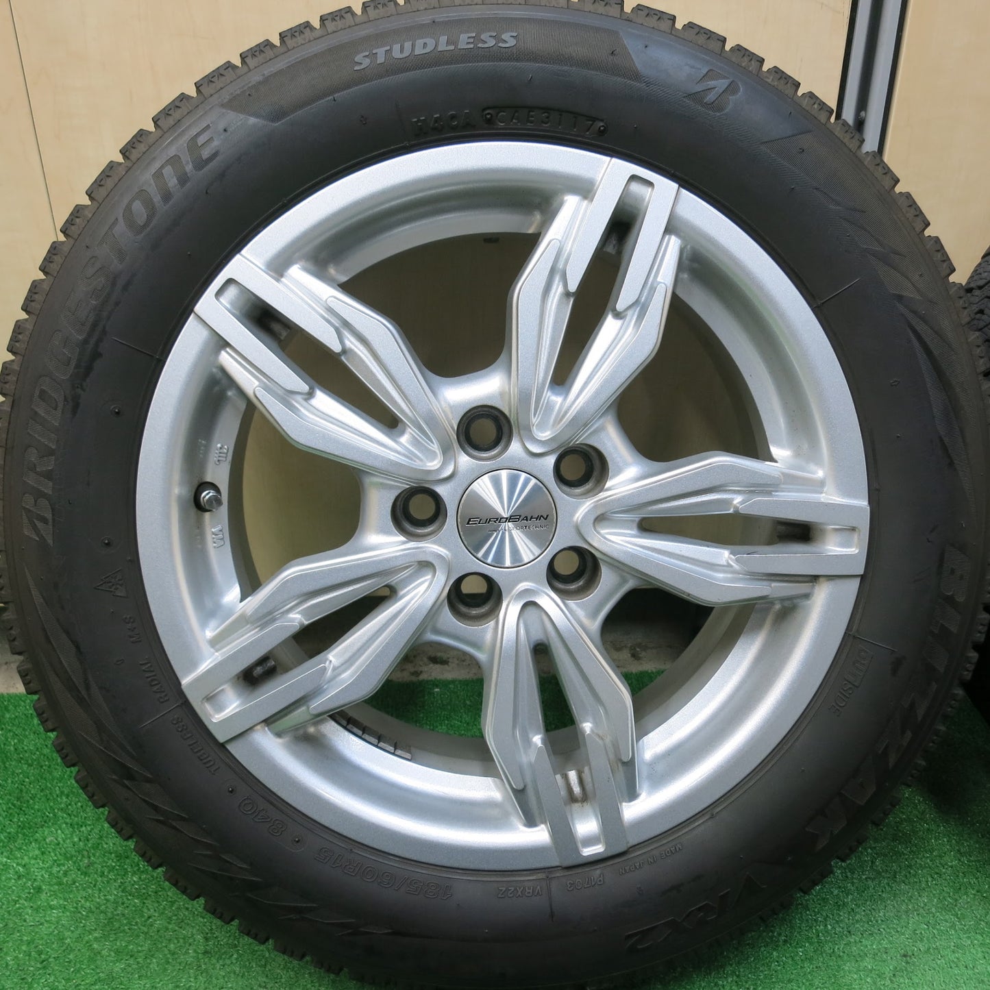 [送料無料]バリ溝！9分★スタッドレス EUROBAHN SPORT TECHNIC185/60R15 ブリヂストン ブリザック VRX2 スポーツテクニック 15インチ PCD100/5H★3040702ヒス