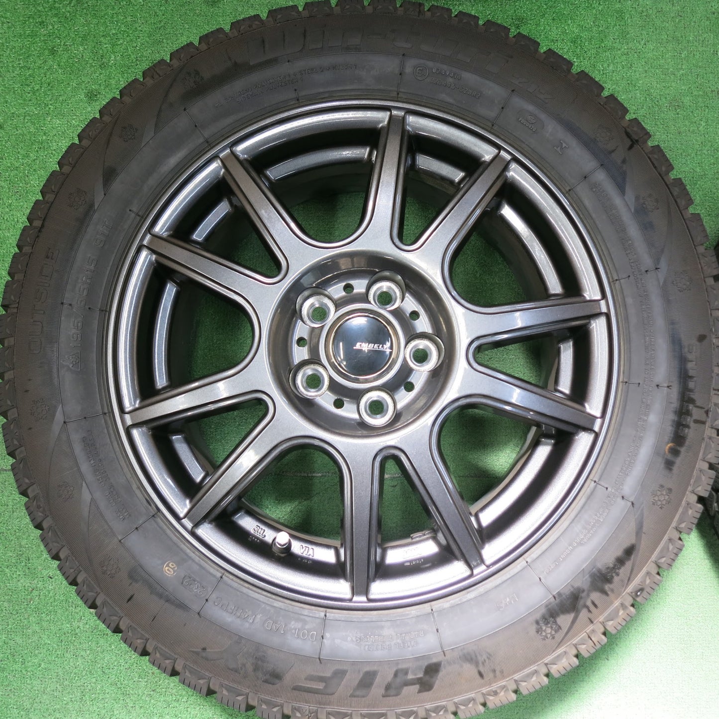 [送料無料]バリ溝！22年！キレイ！ほぼ10分★スタッドレス 195/65R15 ハイフライ Win-turi 212 EMBELY 15インチ PCD100/5H★3051701ヒス