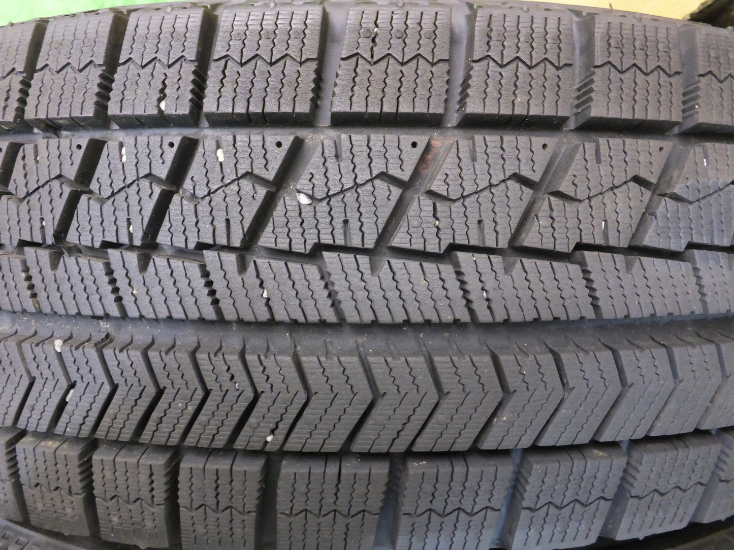 [送料無料]バリ溝！20年！キレイ！9.5分以上★スタッドレス 175/65R15 ブリヂストン ブリザック VRX BALMINUM バルミナ 15インチ PCD100/4H★2080814Hス