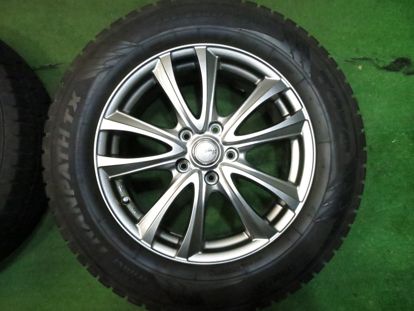 [送料無料]バリ溝！キレイ！9.5分★スタッドレス 225/65R17 トーヨー ウインター トランパス TX SIBILLA NEXT C5 シビラ 17インチ PCD114.3/5H★3022102Hス