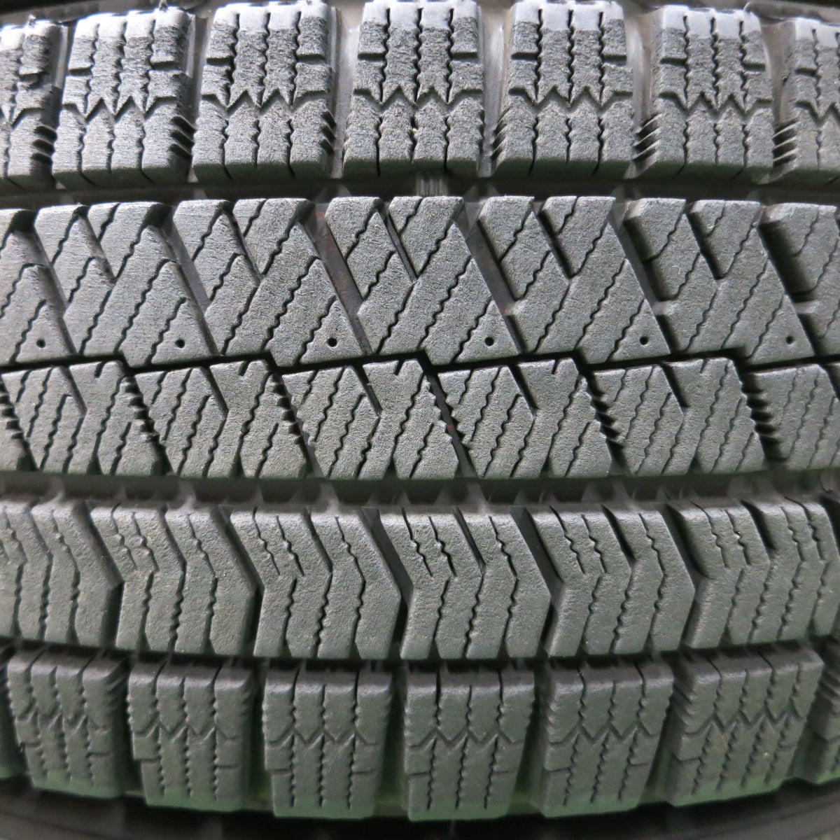 *送料無料*バリ溝！21年！キレイ！9分★スタッドレス 175/65R15 ブリヂストン ブリザック VRX2 TEAD テッド 15インチ PCD100/4H★3111710イス