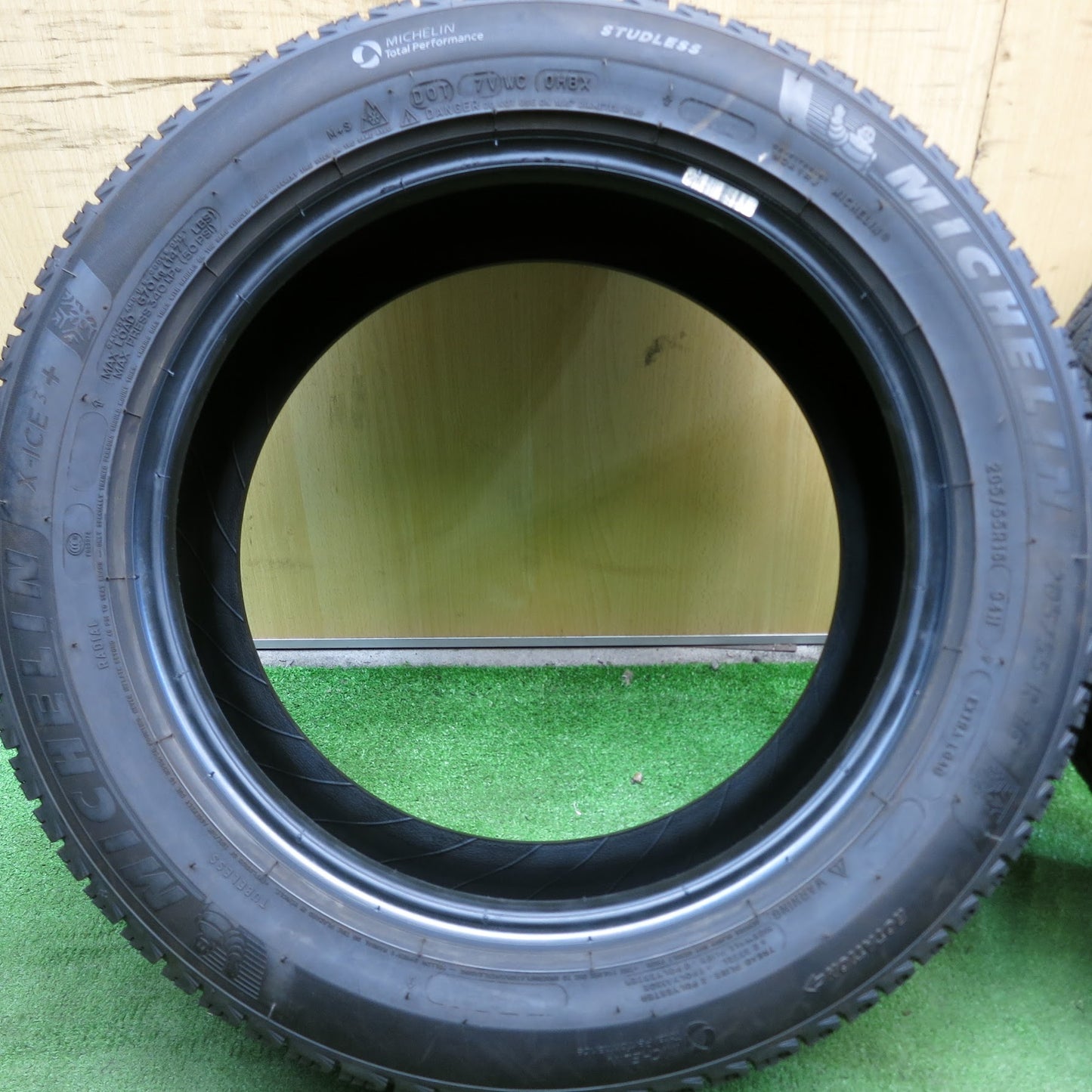 [送料無料]バリ溝！9分★スタッドレス 205/55R16 ミシュラン X-ICE3+ タイヤ 16インチ リーフ プレマシー セレナ ラフェスタ レクサスIS 等★3032702Hノタ