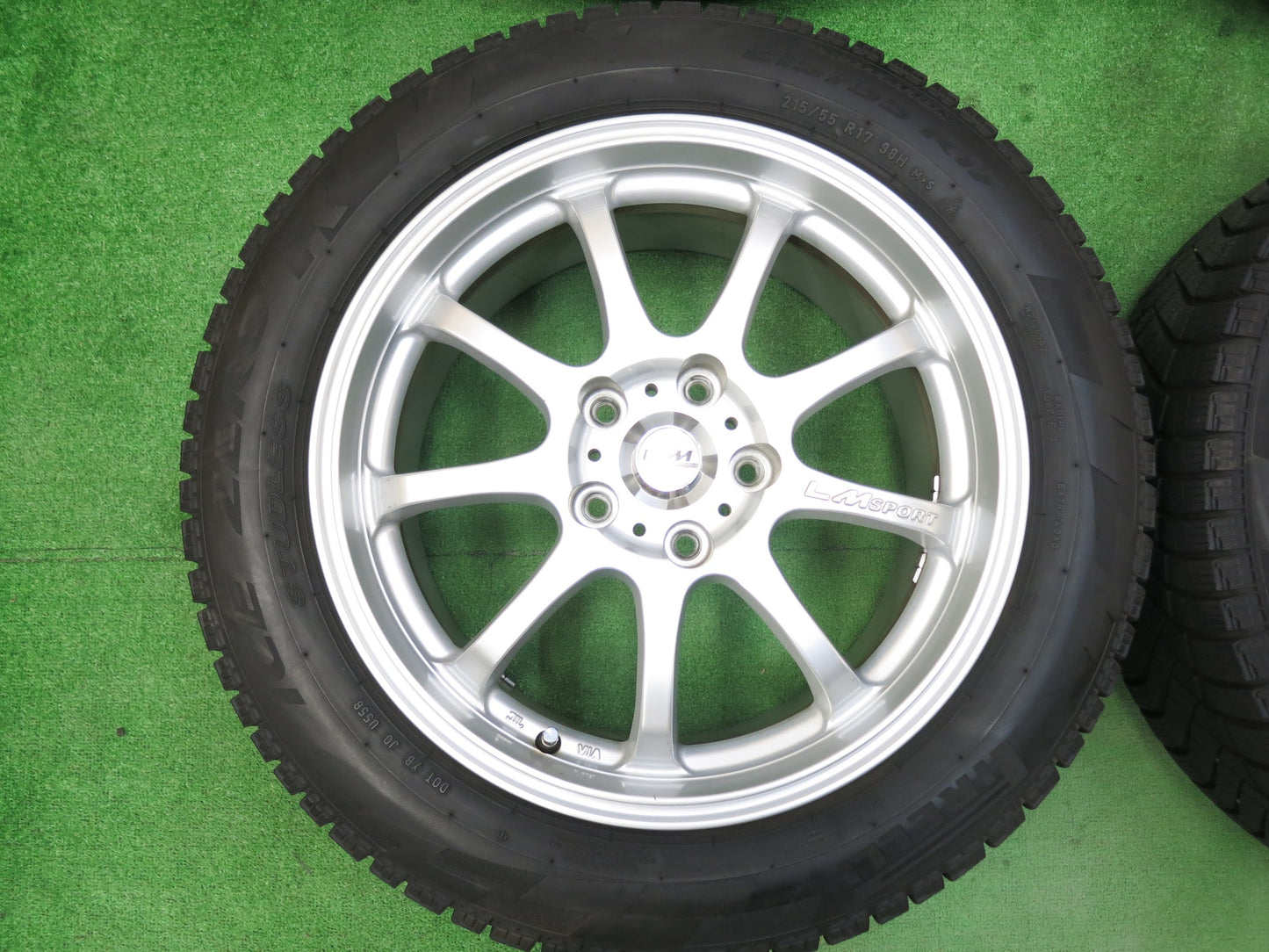 [送料無料]バリ溝！キレイ！9.5分★スタッドレス 215/55R17 ピレリ アイス ゼロ R LM SPORT LMスポーツ 17インチ PCD114.3/5H★3031101ヒス