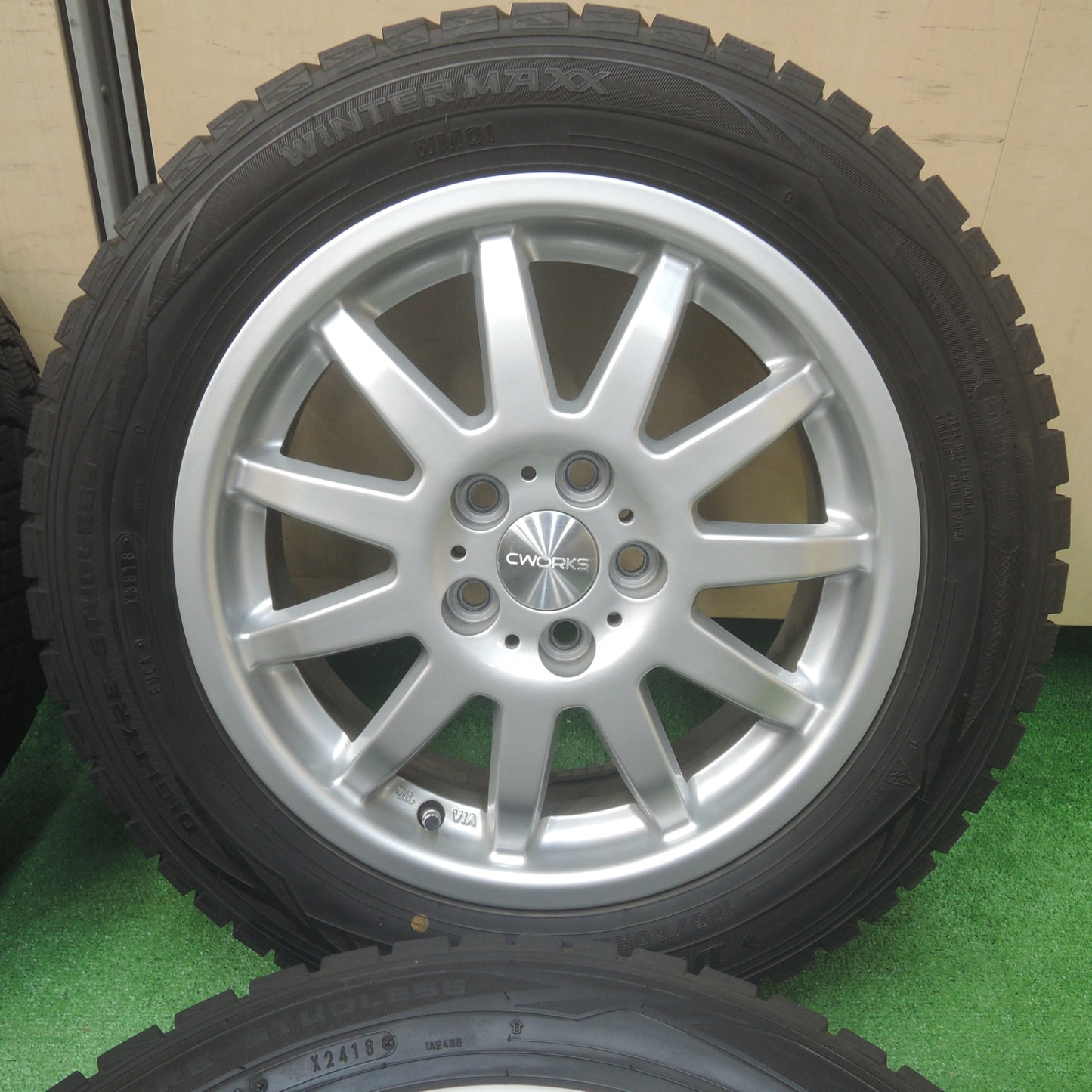 *送料無料* バリ溝！キレイ！9.5分★スタッドレス 185/60R15 ダンロップ ウインターマックス WM01 CWORKS 15インチ PCD100/5H★4022106SYス