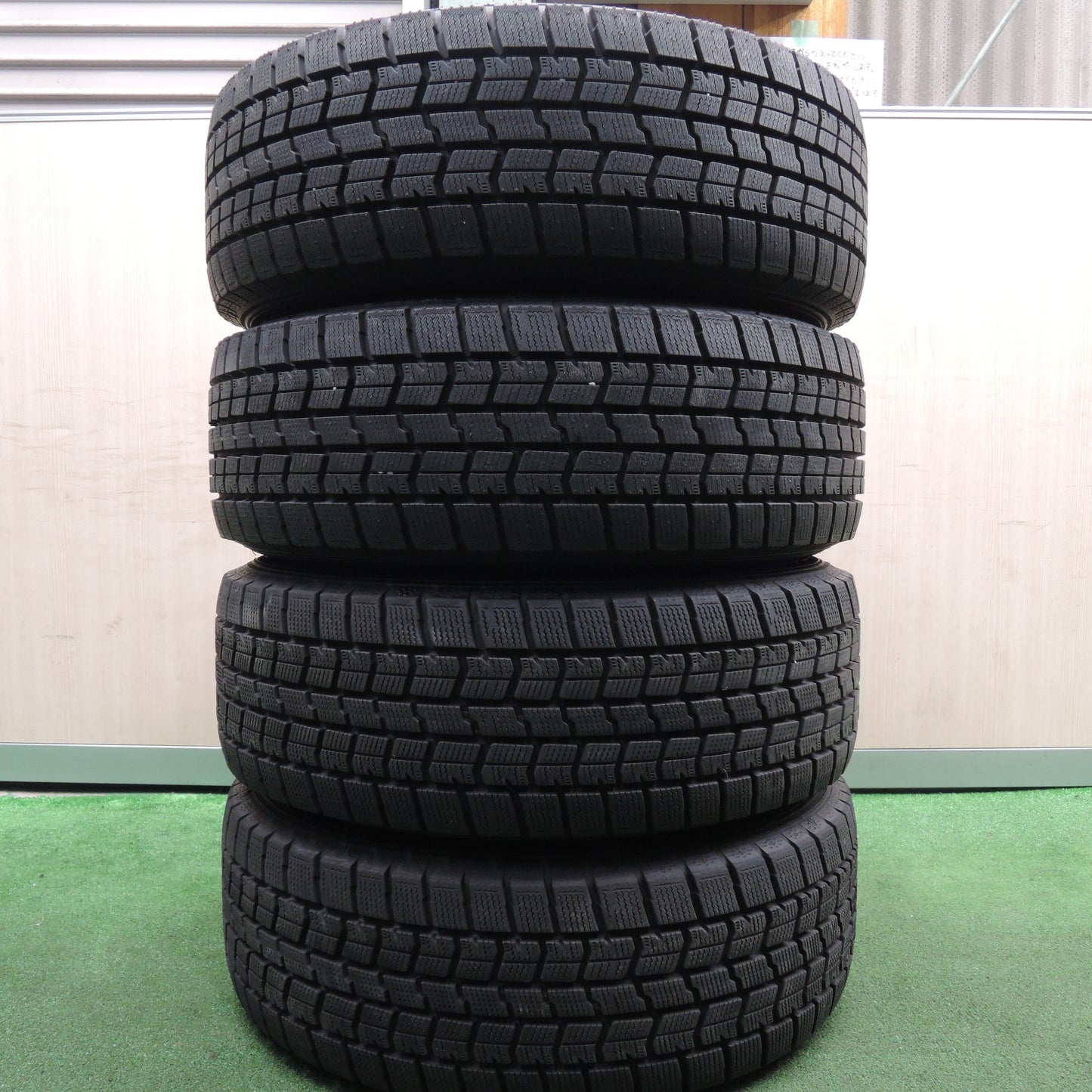 *送料無料*バリ溝！22年！ほぼ10分★スタッドレス 215/60R16 グッドイヤー アイスナビ7 Tirado@ 阿部商会 16インチ PCD114.3/5H★3120916HAス