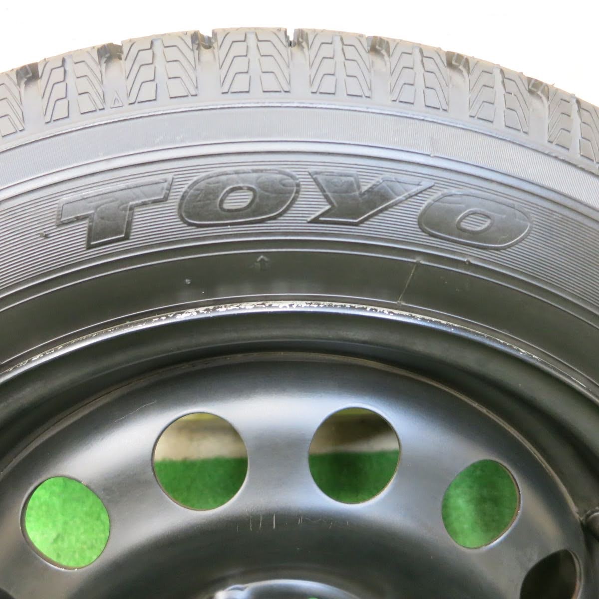 [送料無料]超バリ溝！19年！キレイ！ほぼ10分★BMW MINI ミニ 純正 175/65R15 スタッドレス トーヨー ガリット G5 15インチ PCD100/4H★3081006イス