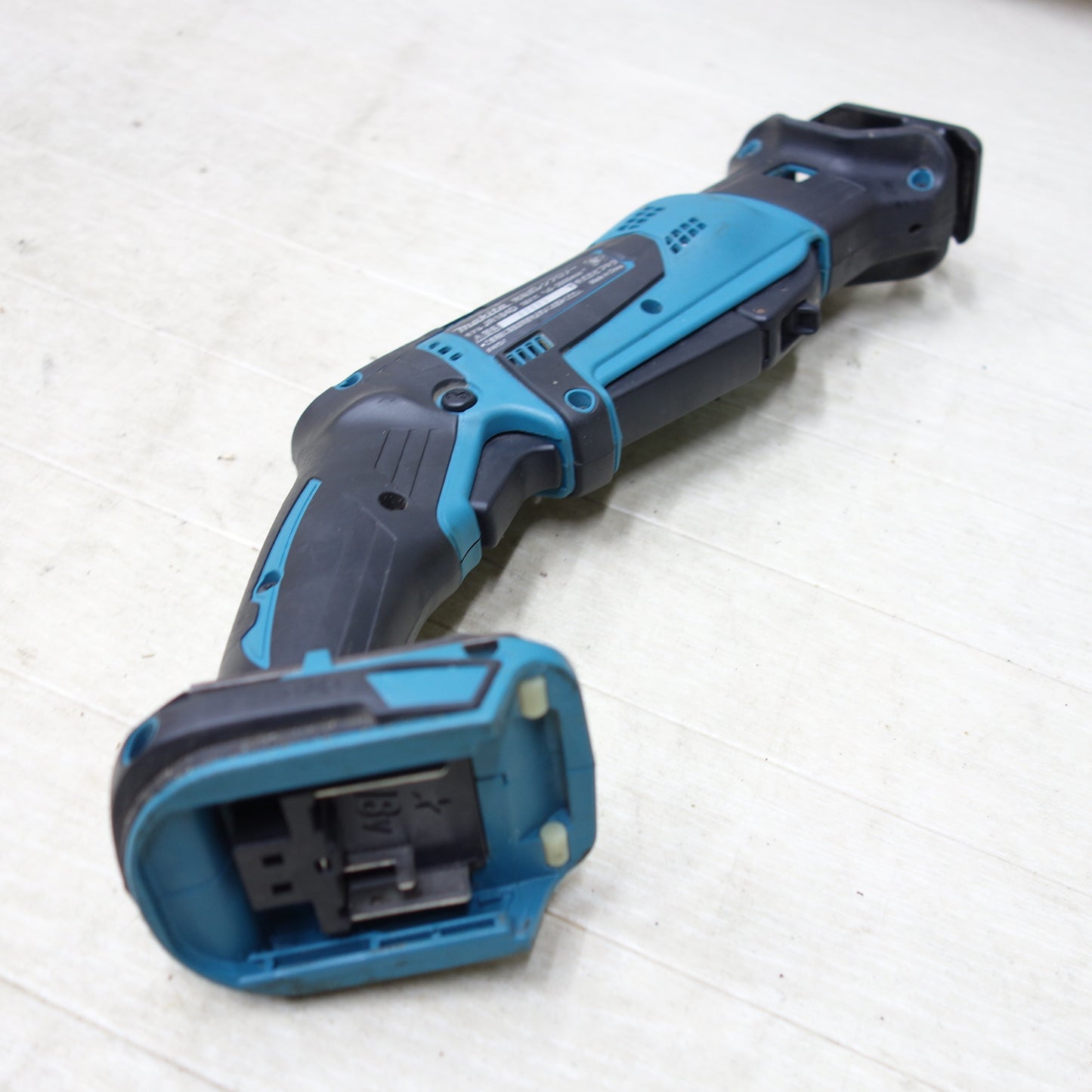 [送料無料] ◆makita マキタ 充電式レシプロソー JR184D 18V 電動工具 切断機 本体のみ◆