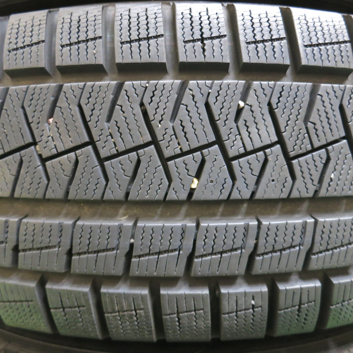 *送料無料*バリ溝！キレイ！9.5分★スタッドレス 205/65R16 ピレリ アイスアシンメトリコ SCHNEIDER MiD シュナイダー 16インチ PCD114.3/5H★4010305イス