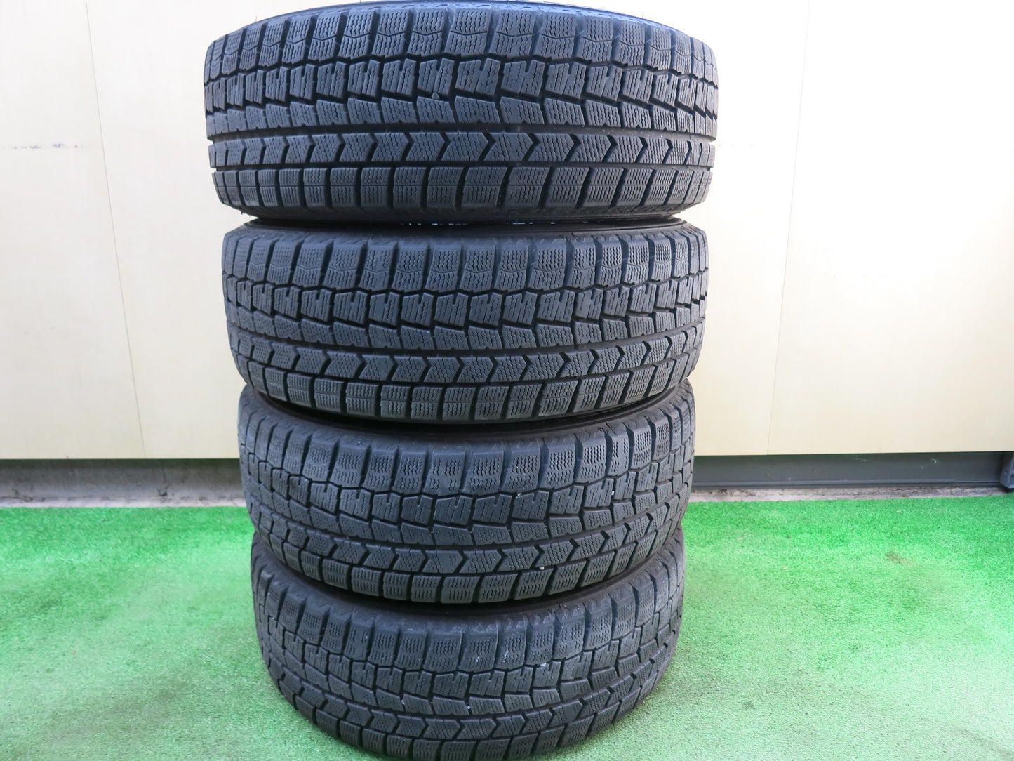 [送料無料]バリ溝！19年！9.5分★スタッドレス 185/65R14 AGA ダンロップ ウインターマックス WM02 PCD100/5H カリーナ カルディナ コロナ等★3031103ヒス