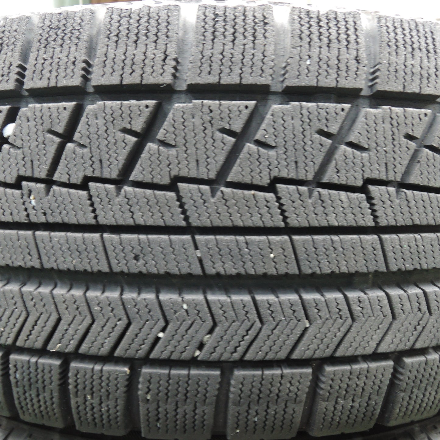 *送料無料* バリ溝！8.5分★スバル フォレスター XV 純正 225/55R17 スタッドレス ブリヂストン ブリザック VRX 17インチ PCD100/5H★4030209HAス