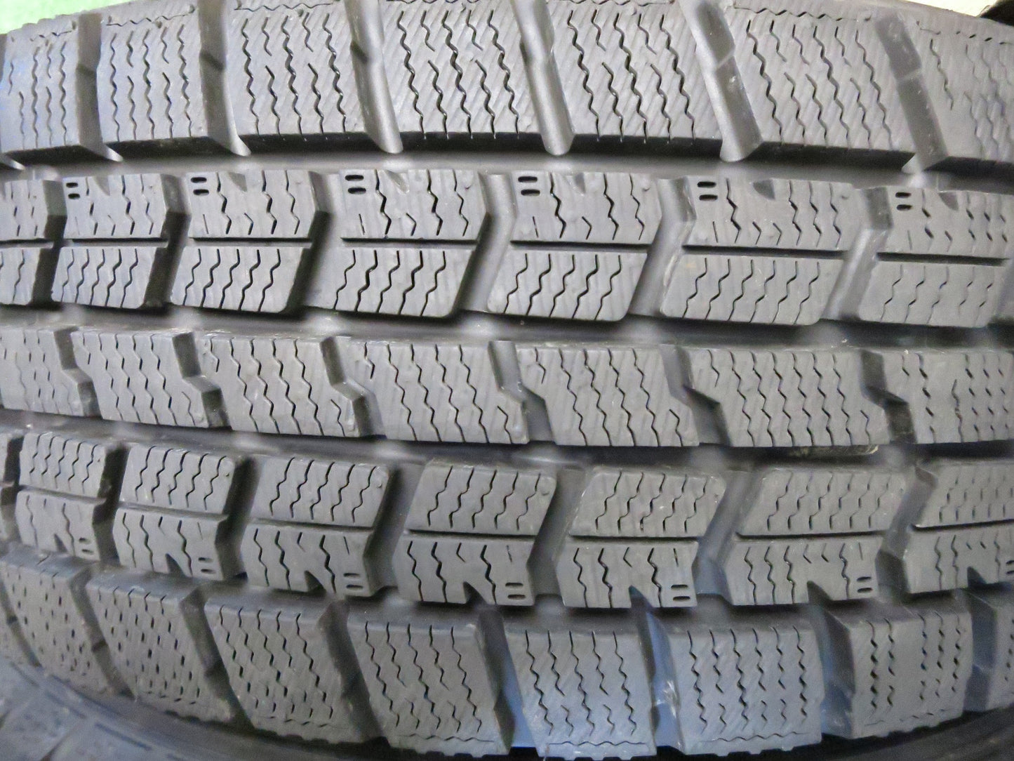 [送料無料]超バリ溝！21年！ほぼ10分★スタッドレス 175/65R15 グッドイヤー アイスナビ7 VELVA weds ヴェルヴァ 15インチ PCD100/4H★3011806Hス