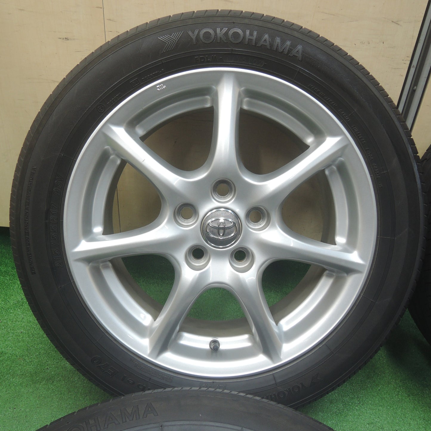 *送料無料* キレイ★トヨタ 50系 エスティマ 純正 215/55R17 ヨコハマ dBデシベル E70 E70A 17インチ PCD114.3/5H★4020210SYノ