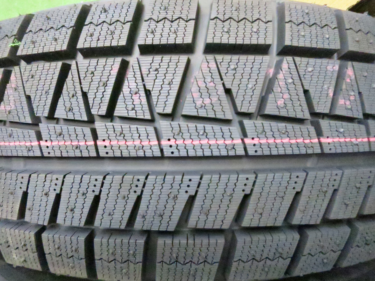 [送料無料]未使用！22年★スタッドレス 195/65R15 ブリヂストン アイスパートナー2 タイヤ 15インチ プリウス セレナ ノア ヴォクシー 等★3031002Hスタ